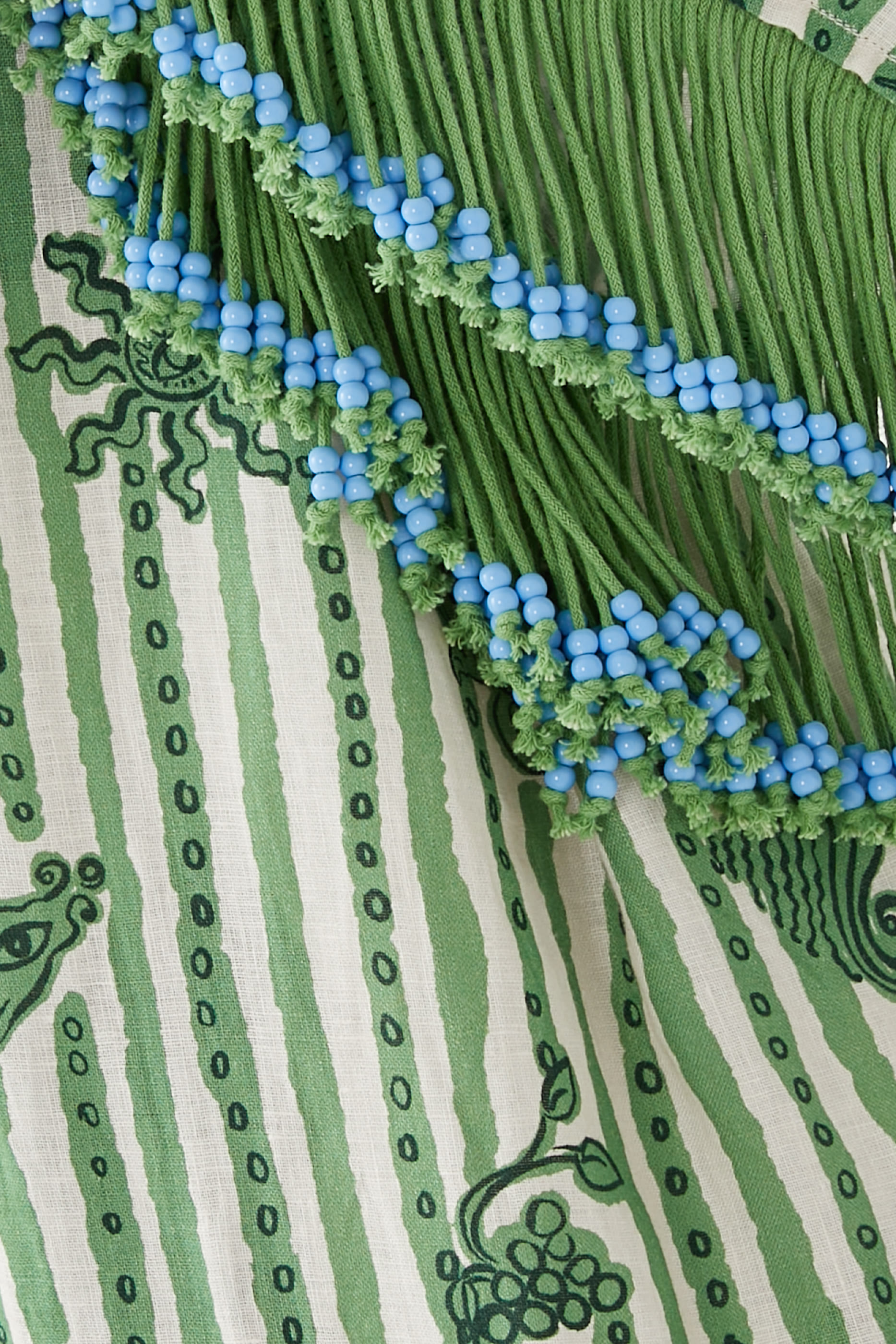 فستان لولا متوسط الطول