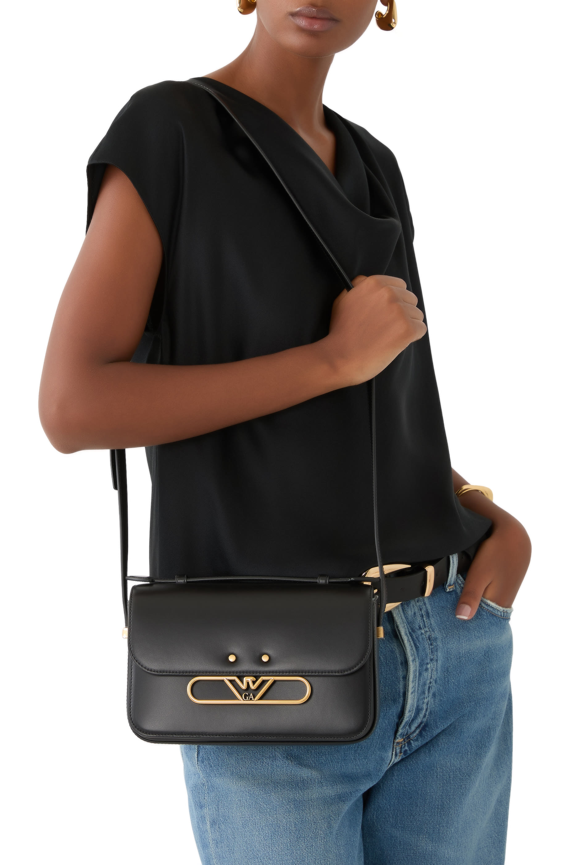 حقيبة كتف بحلية معدنية بشعار الماركة جلد ناعم