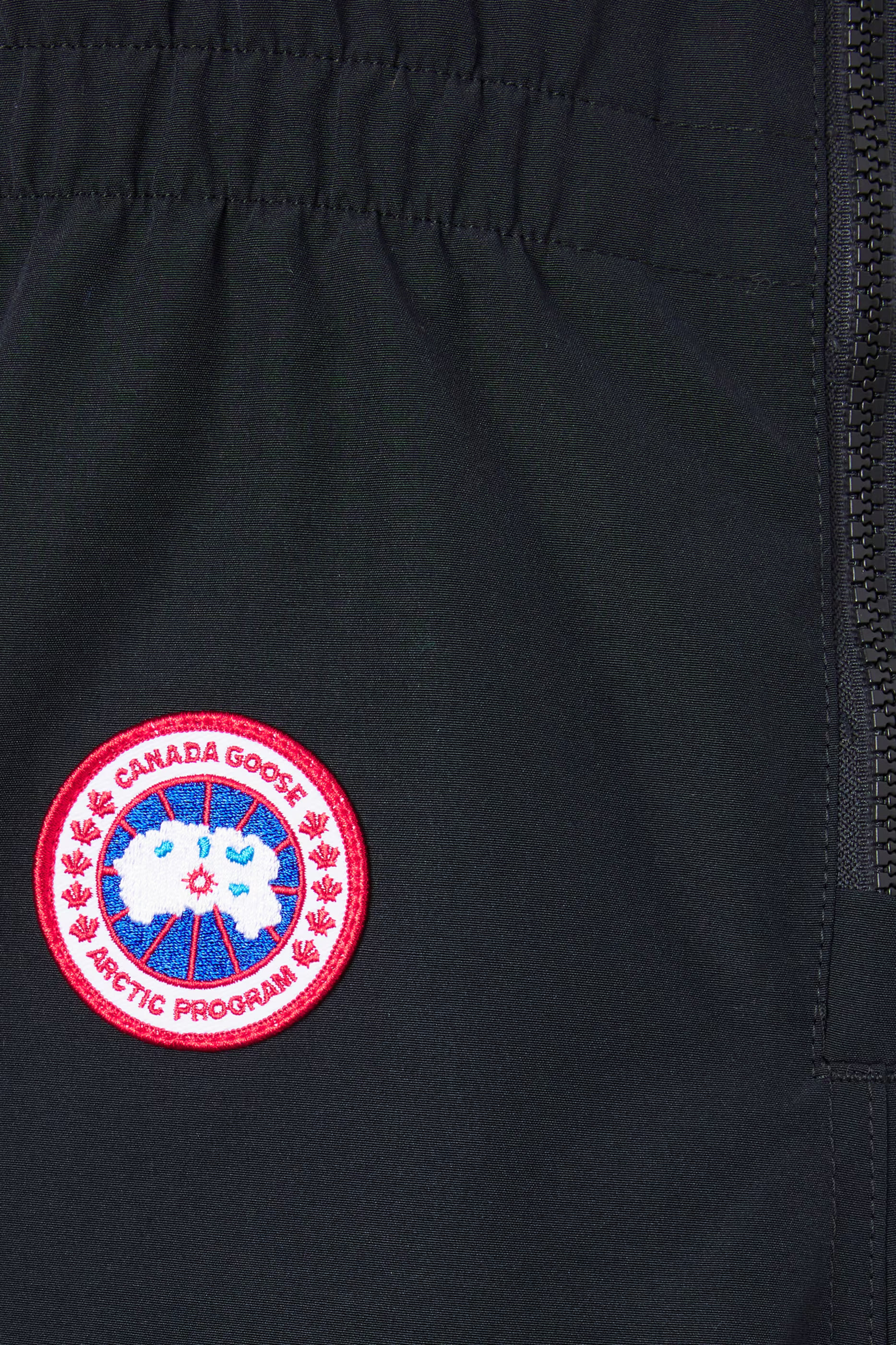 سترة بشعار الماركة للأطفال