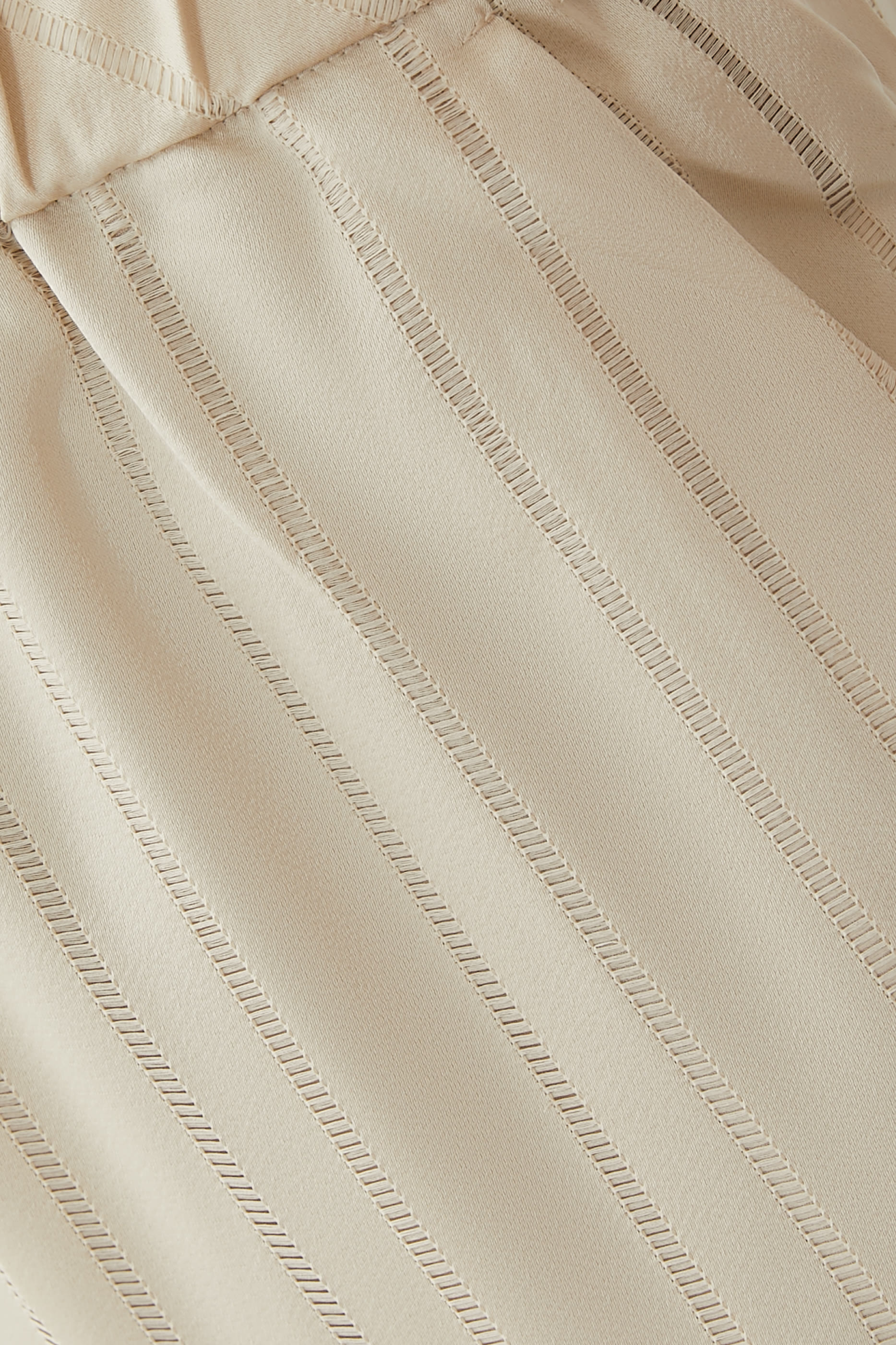 شورت بيرمودا مخطط