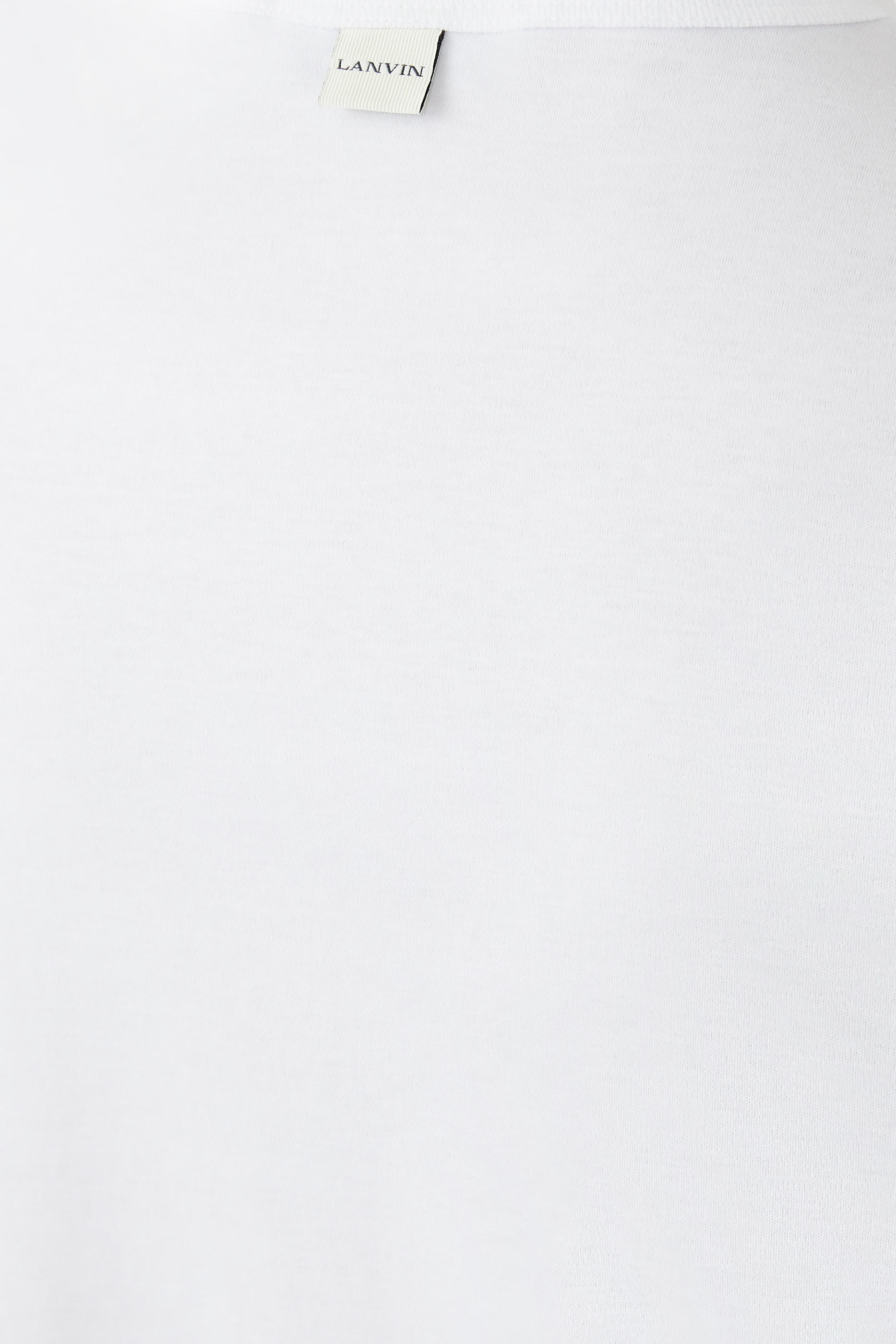 تيشيرت اسنشيال بشعار الماركة