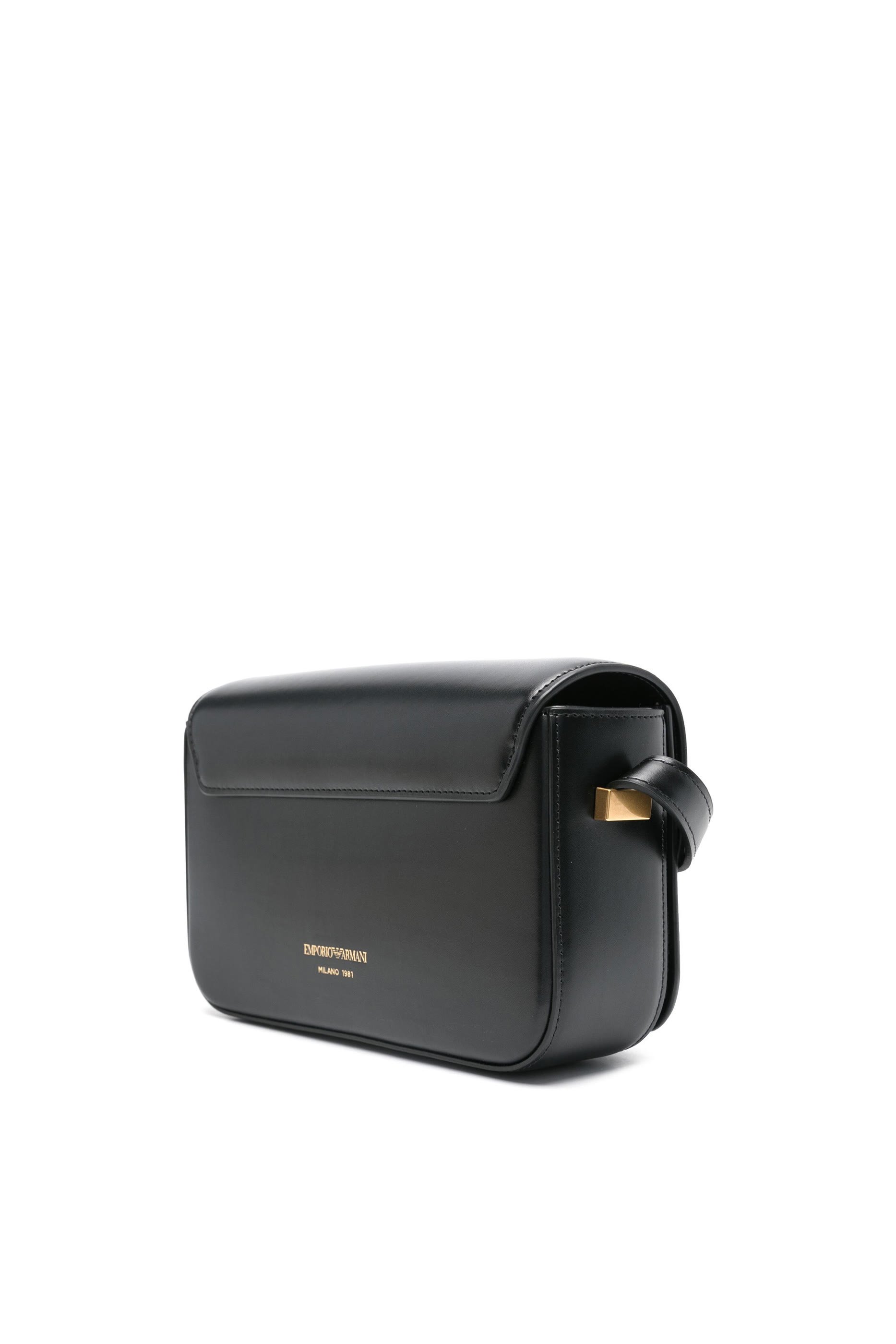 حقيبة كتف بحلية معدنية بشعار الماركة جلد ناعم