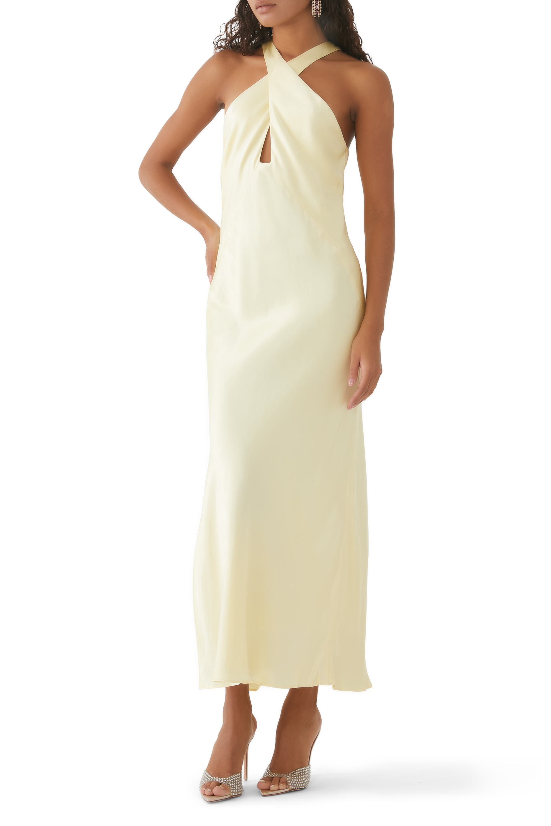 فستان لا لون متوسط الطول بتصميم متقاطع في الأمام وفتحة