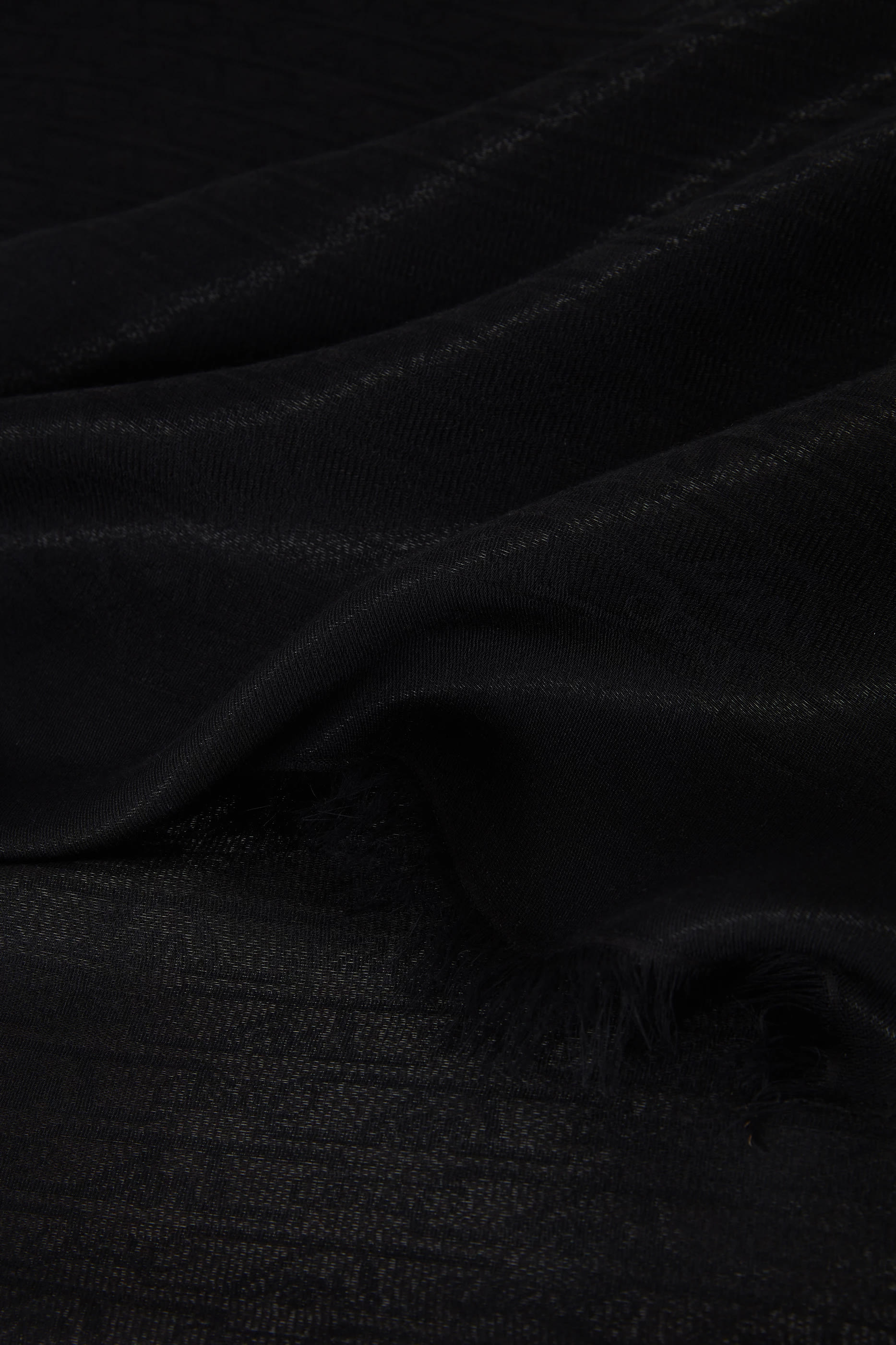 وشاح بشعار الماركة مودال