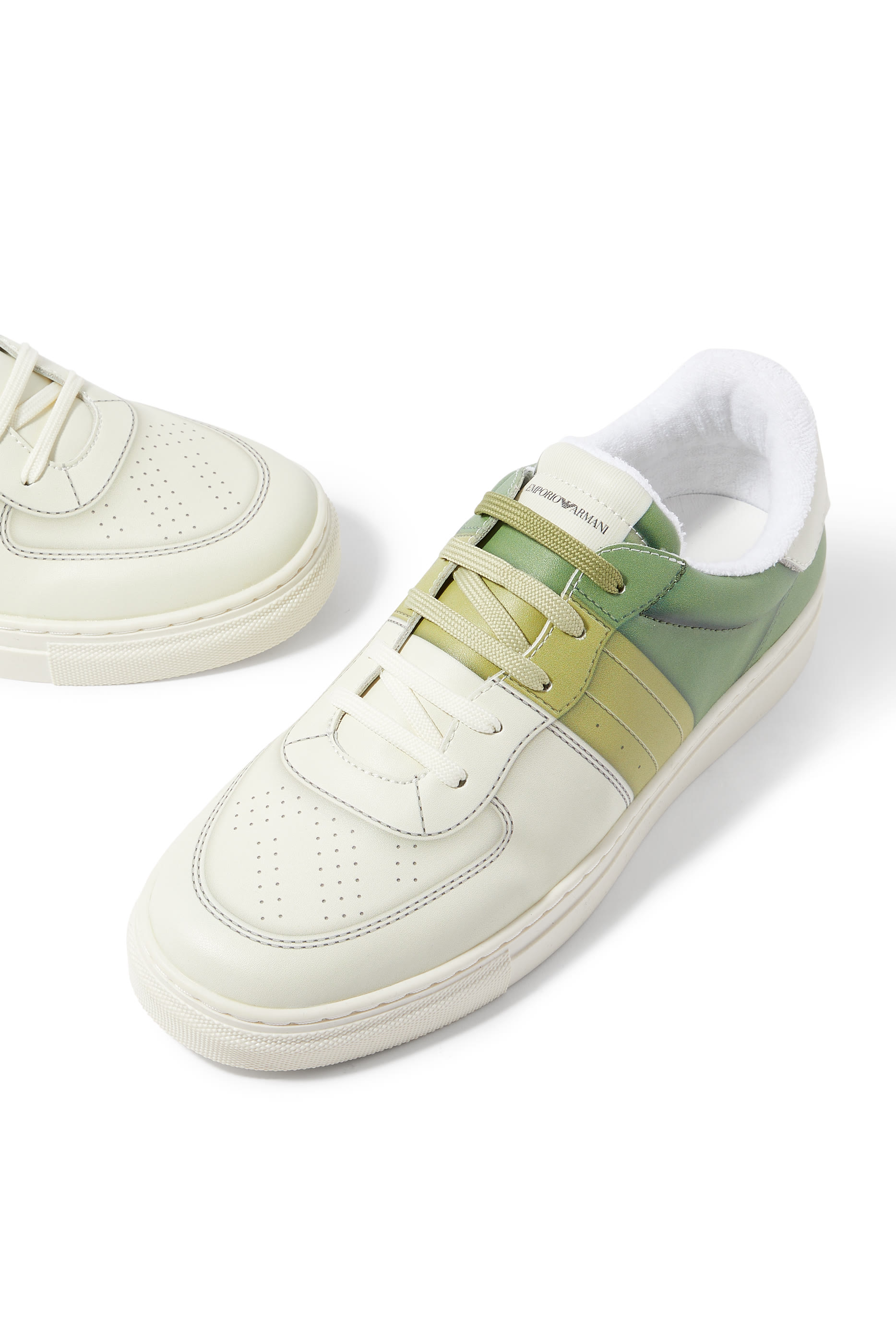 سنيكرز بشعار الماركة جلد للأطفال