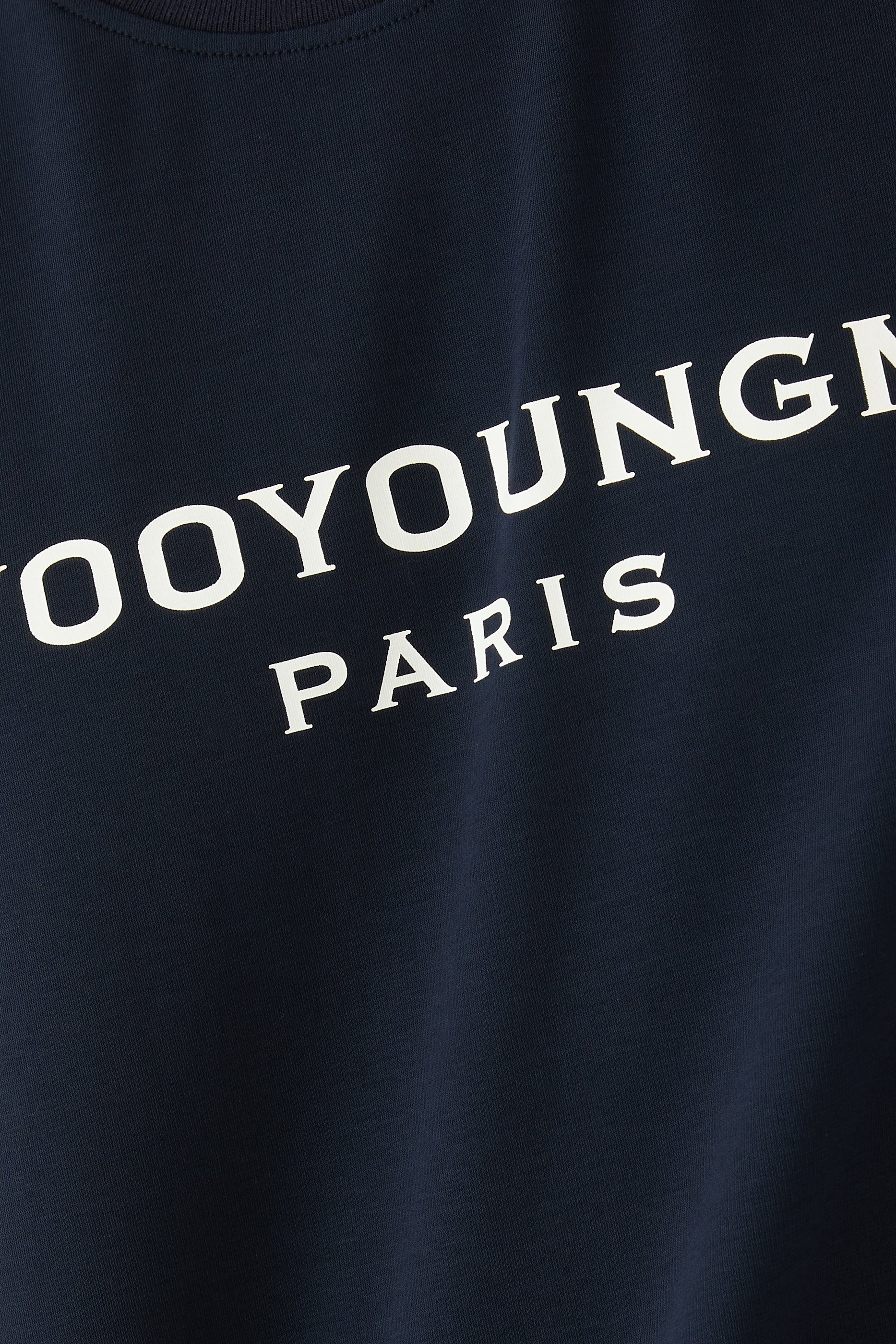 تيشيرت بشعار الماركة