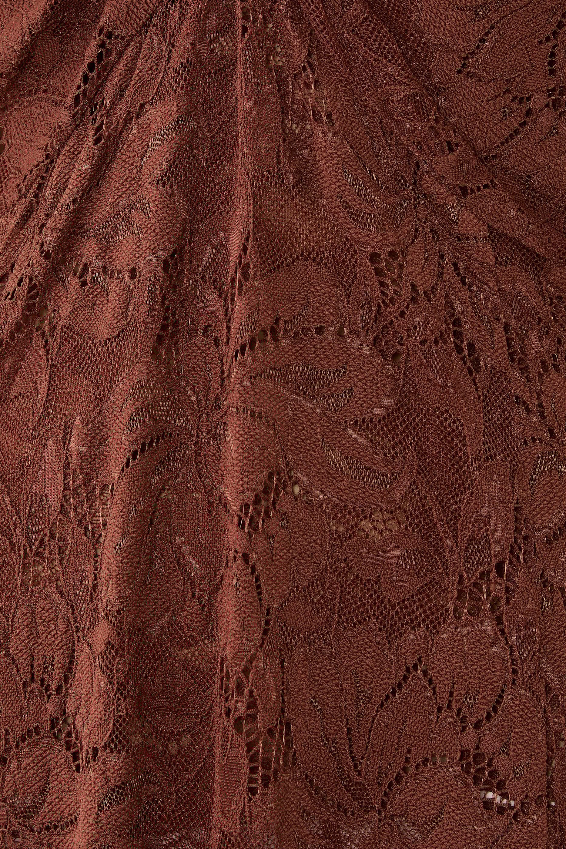 فستان طويل دانتيل