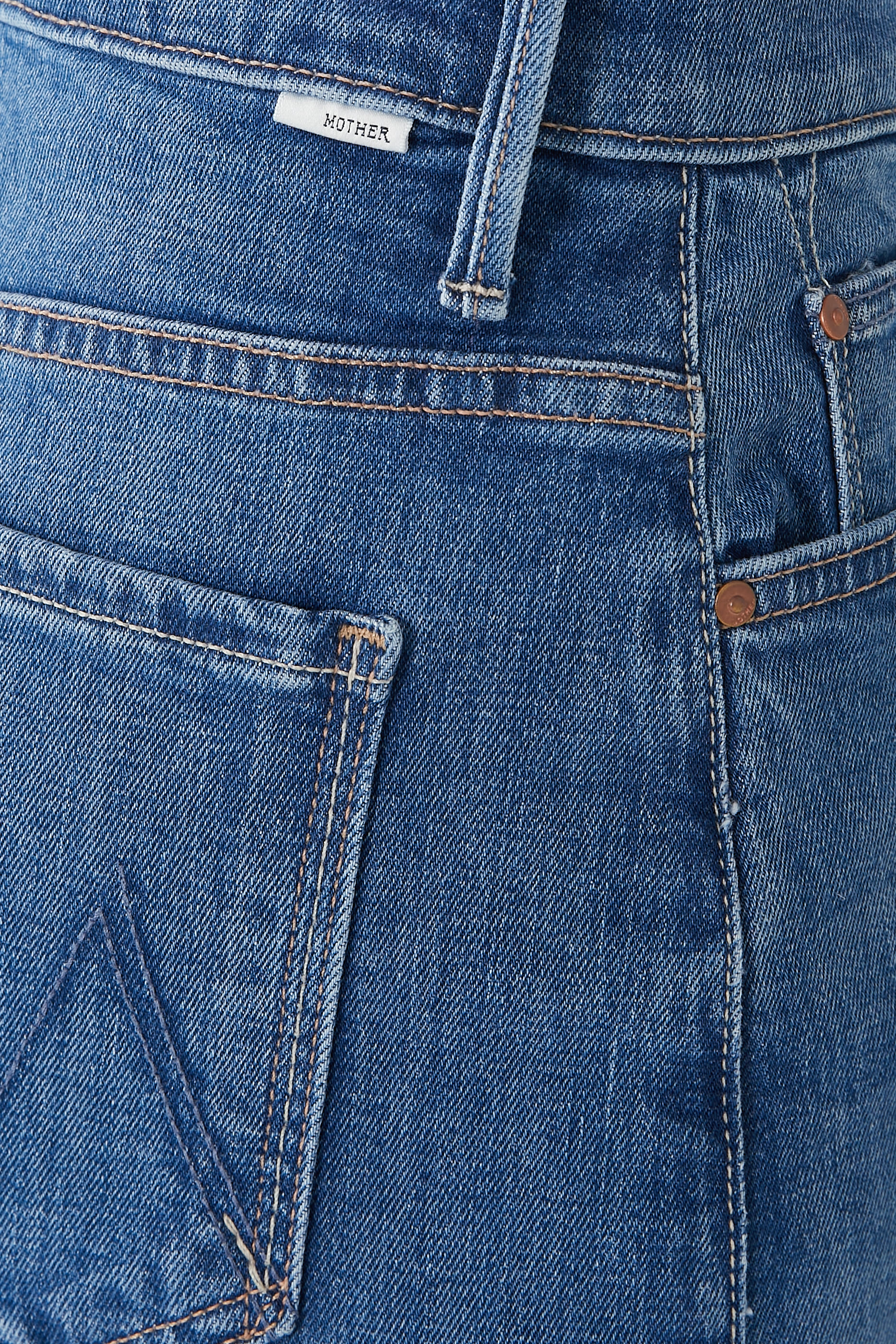 تنورة بوشر بقصة مستقيمة