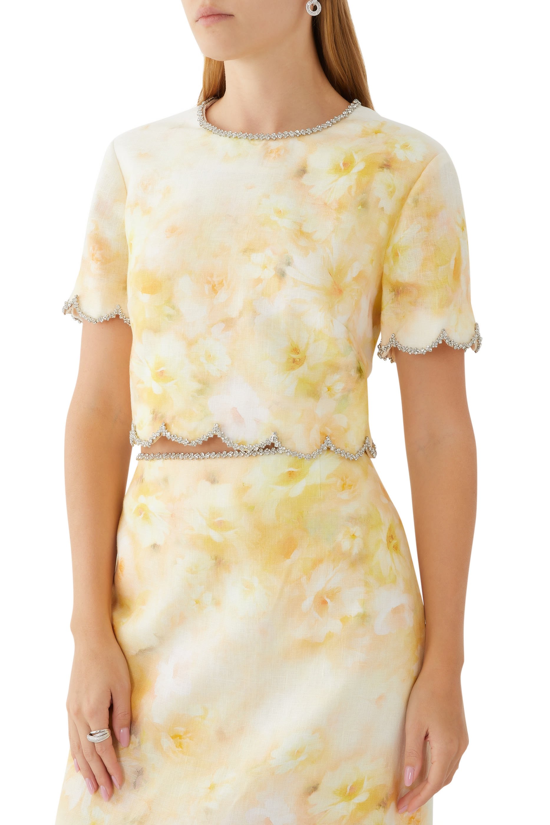 بلوزة كروش بحواف صدفية