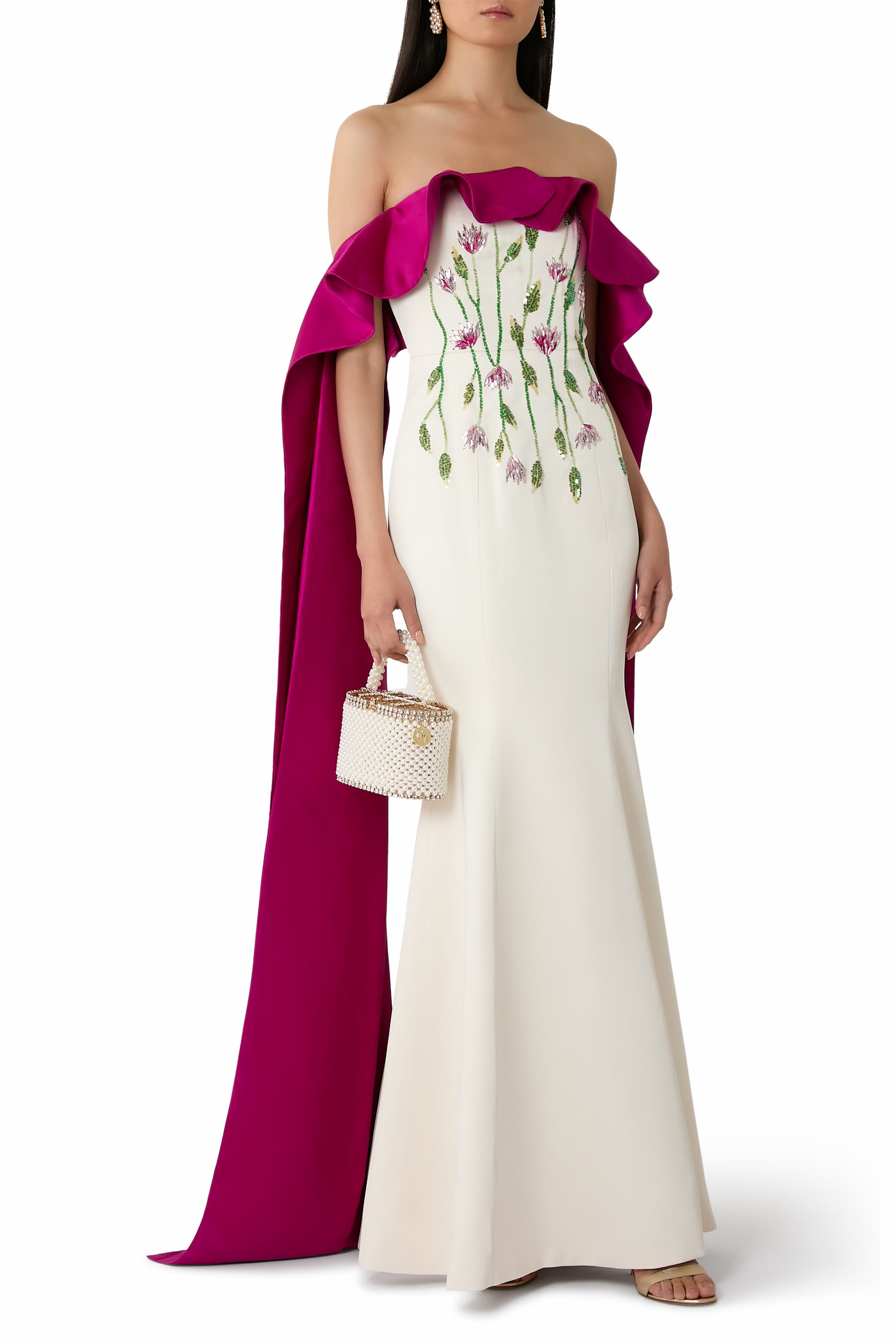 فستان سهرة بأكتاف مكشوفة وكشكش