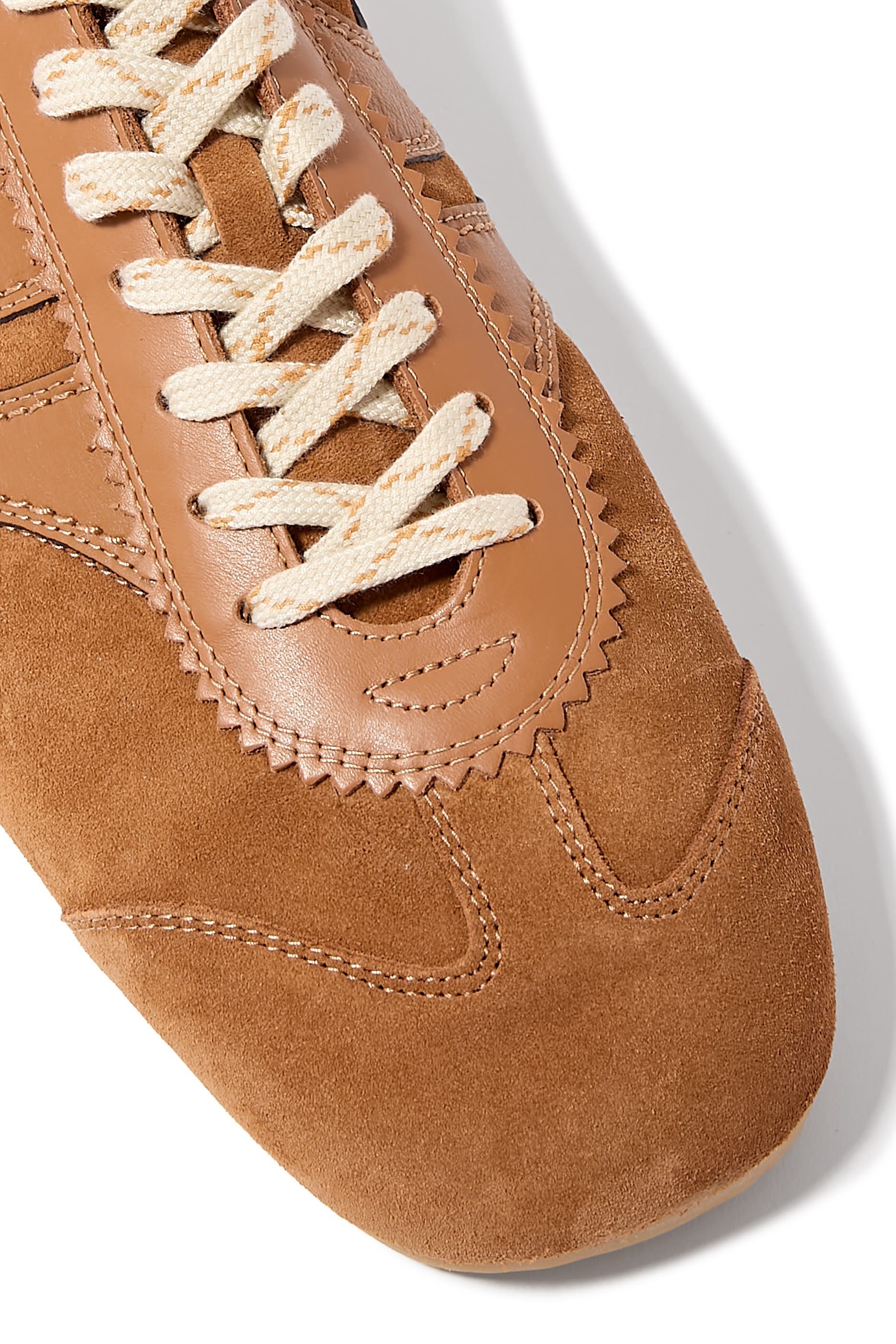 سنيكرز بكاحل منخفض