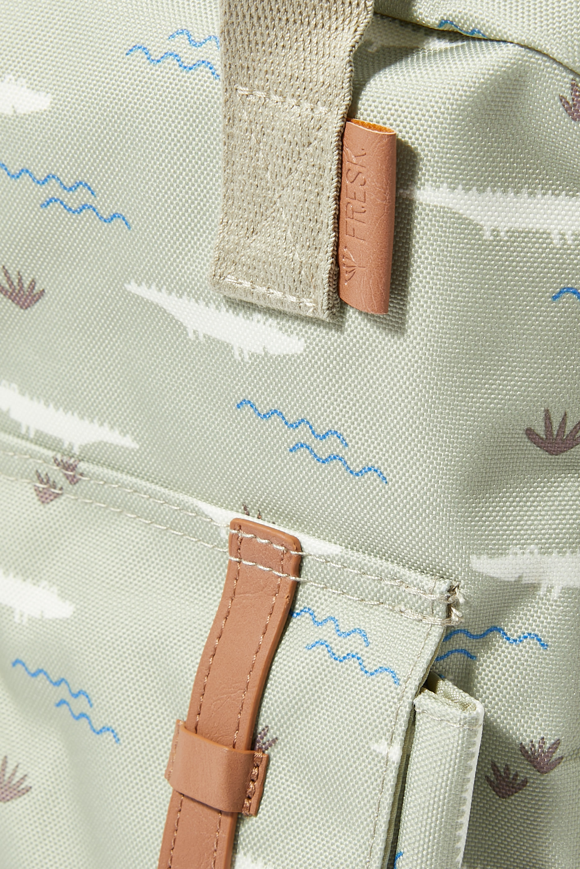 حقيبة ظهر بطبعات تمساح للأطفال