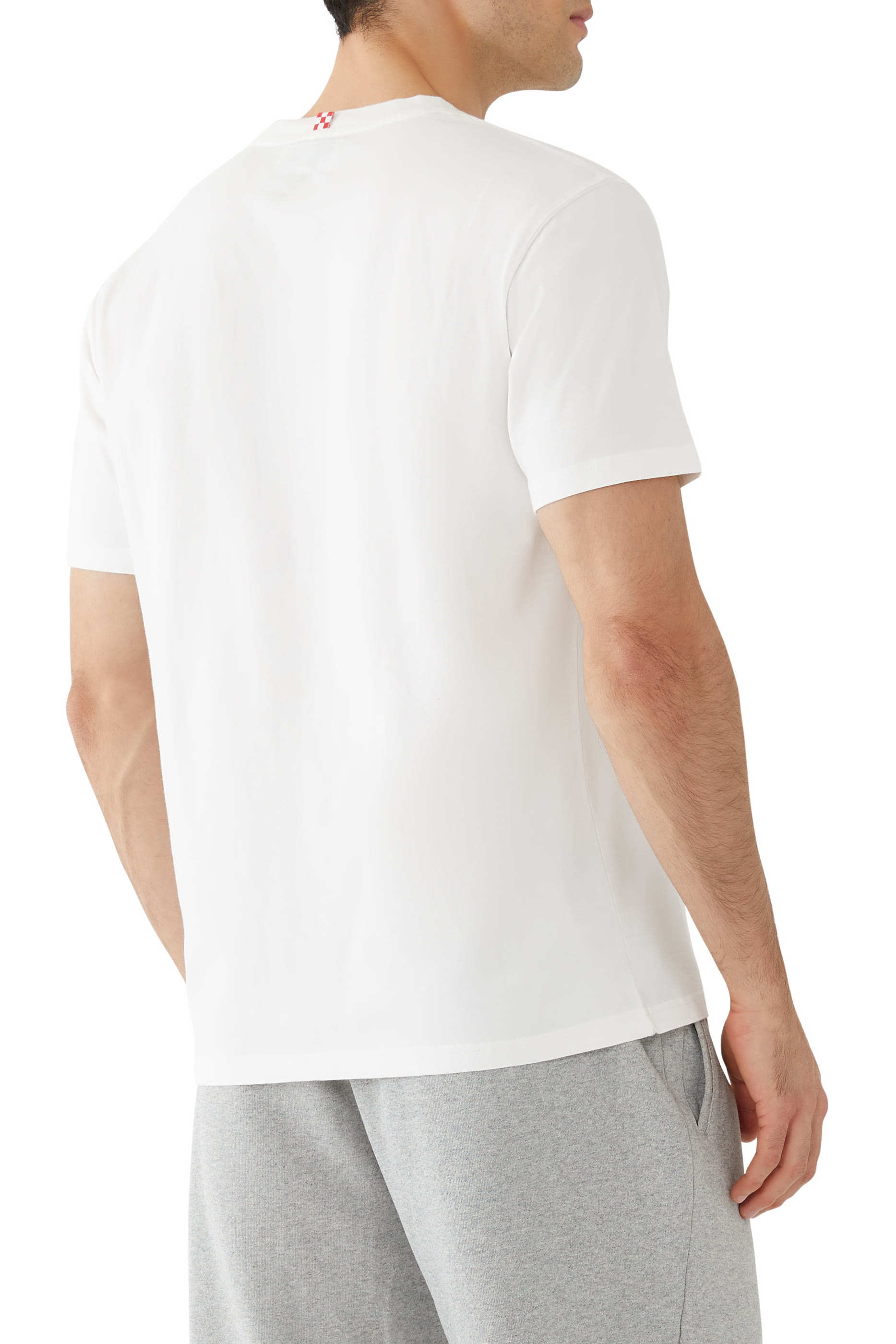 تيشيرت بشعار الماركة