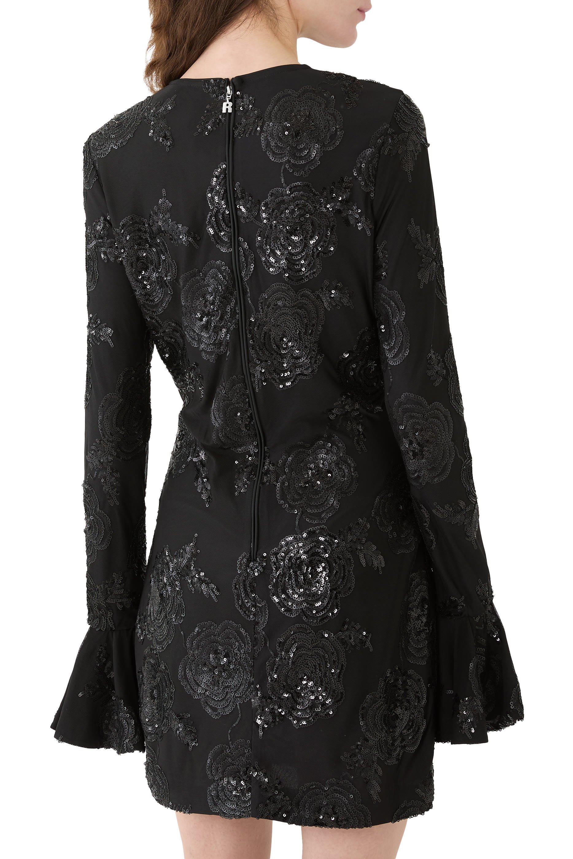 فستان قصير بأكمام طويلة وترتر