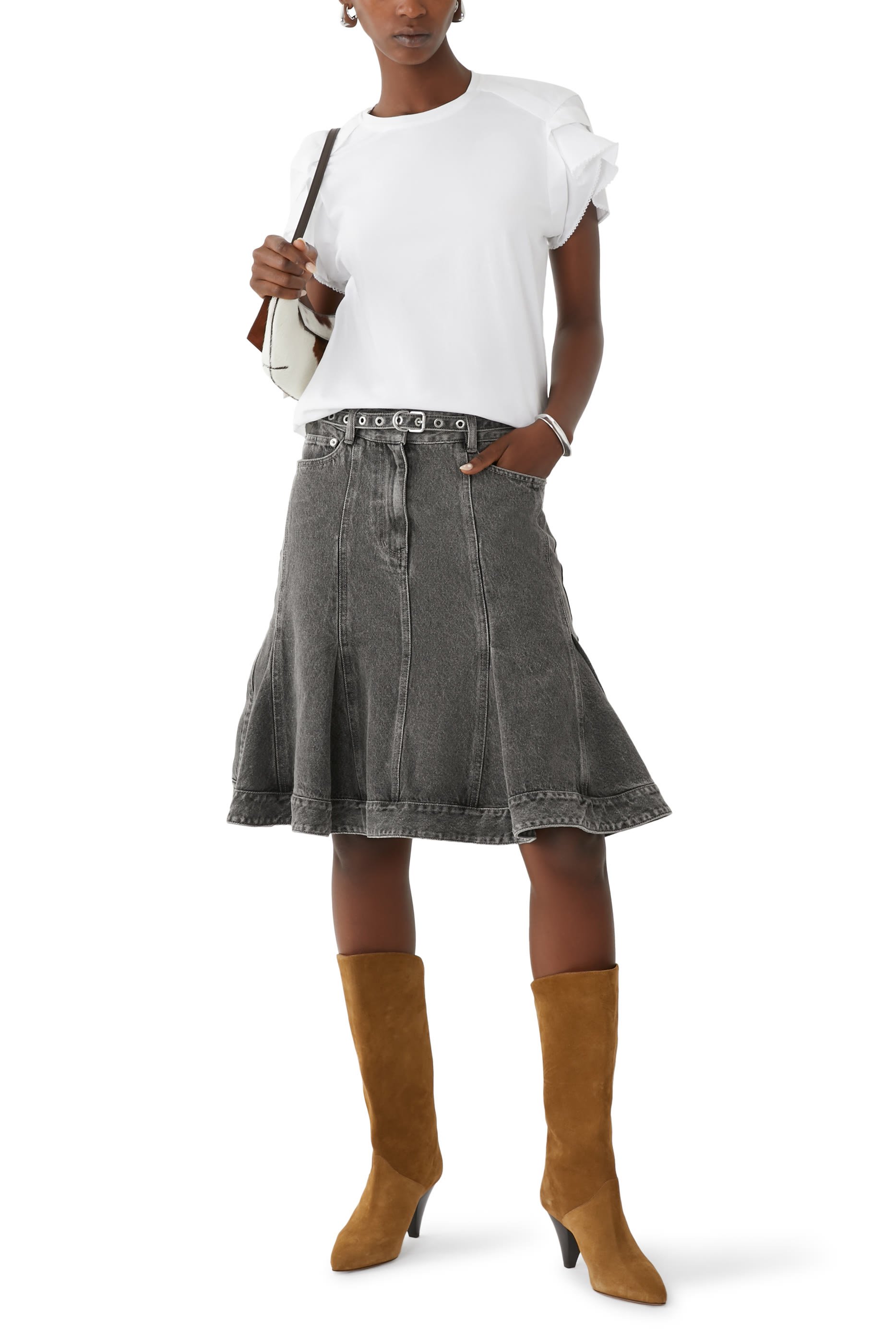 بلوزة بتفاصيل درابيه