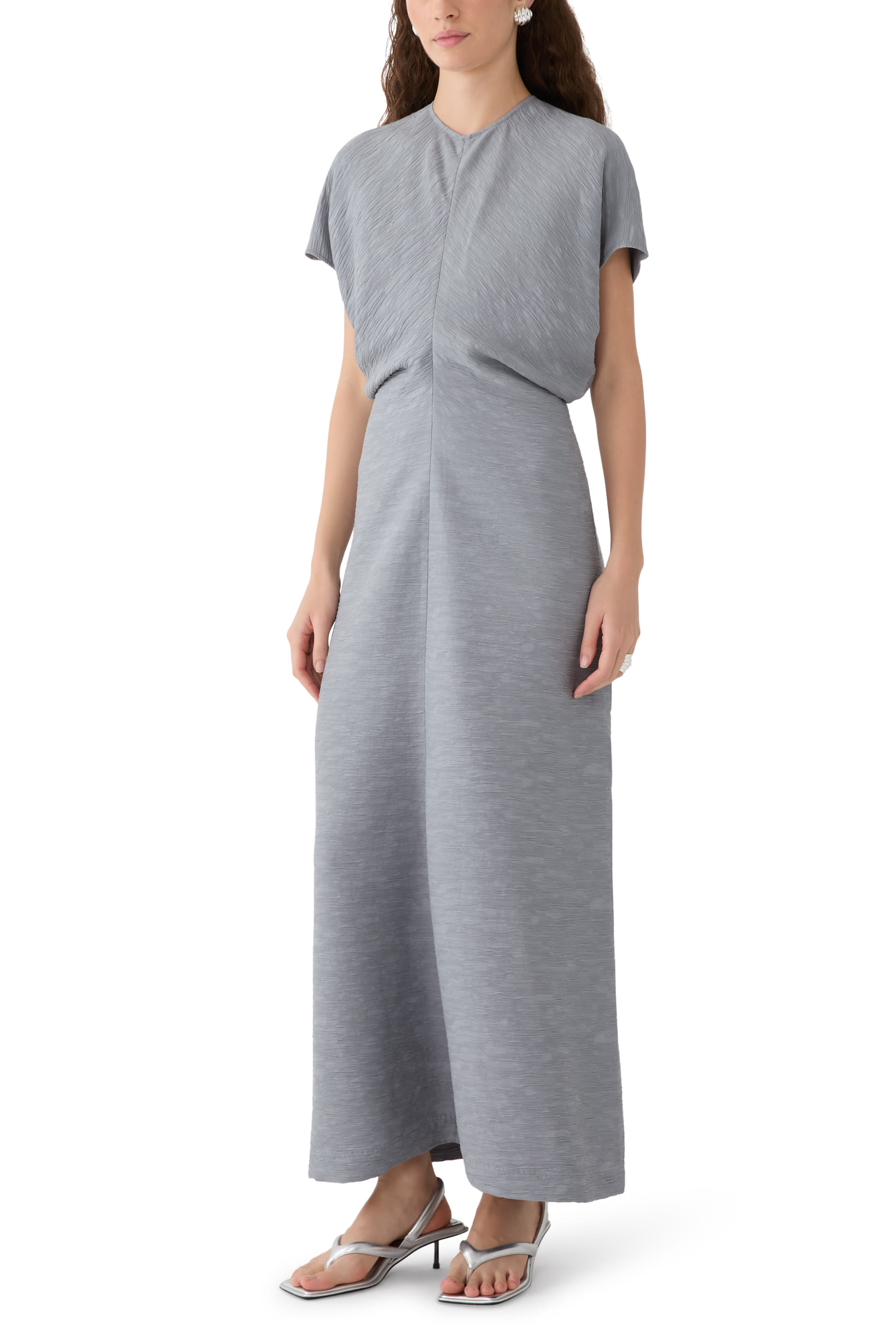 فستان مجعد بدرابيه عند الخصر