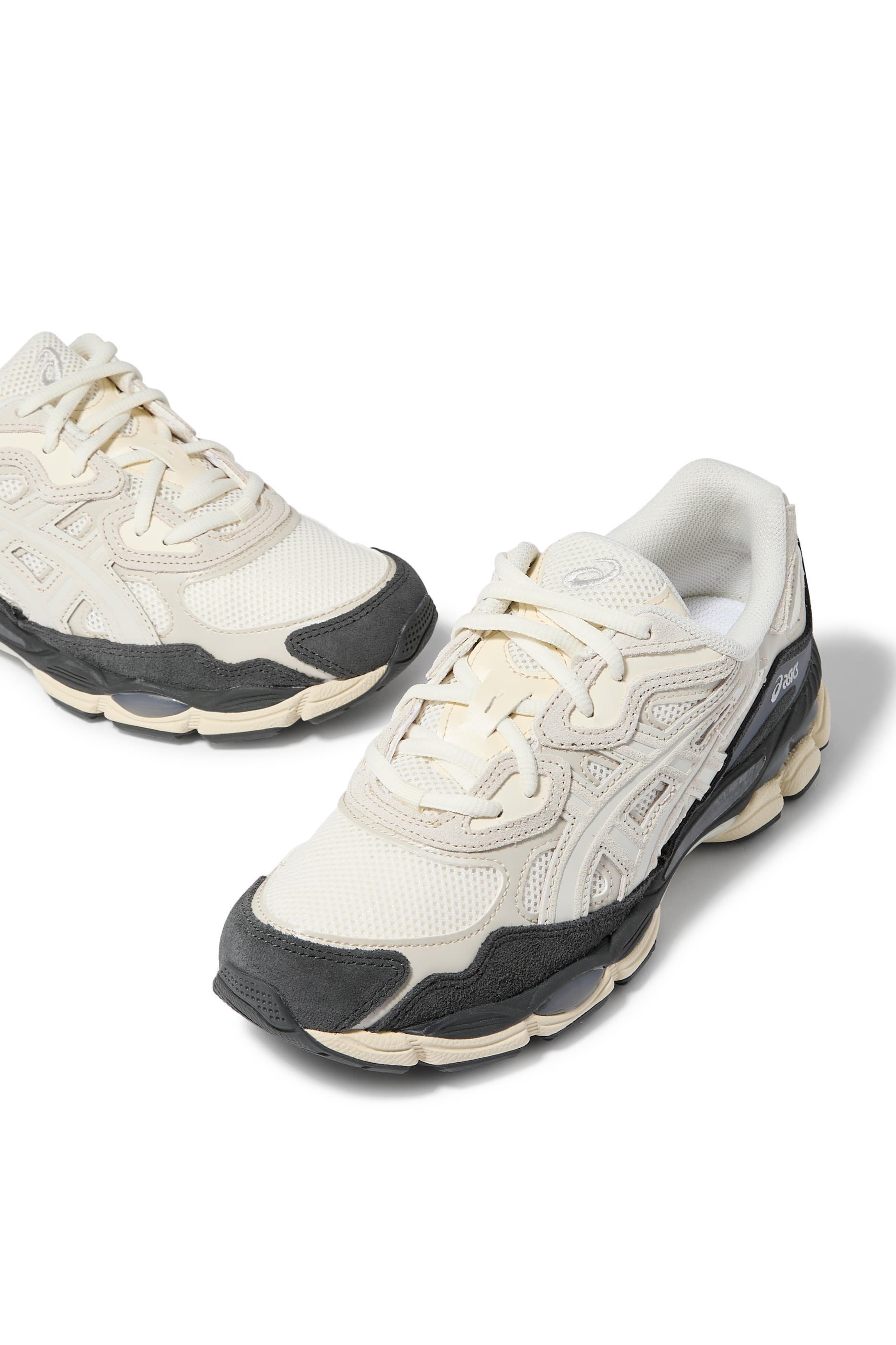 سنيكرز جل-ان واي سي