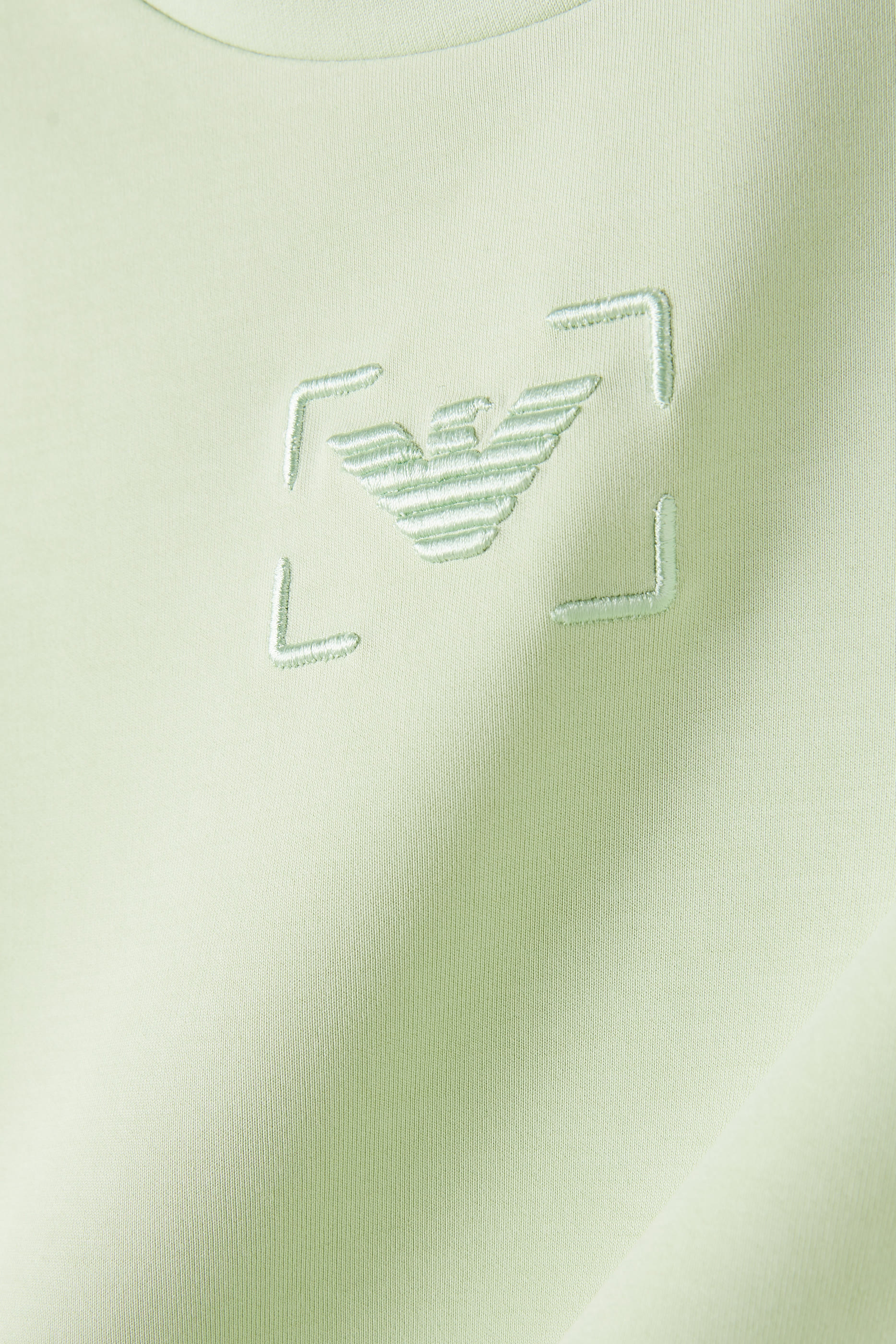 تيشيرت بشعار الماركة للأطفال