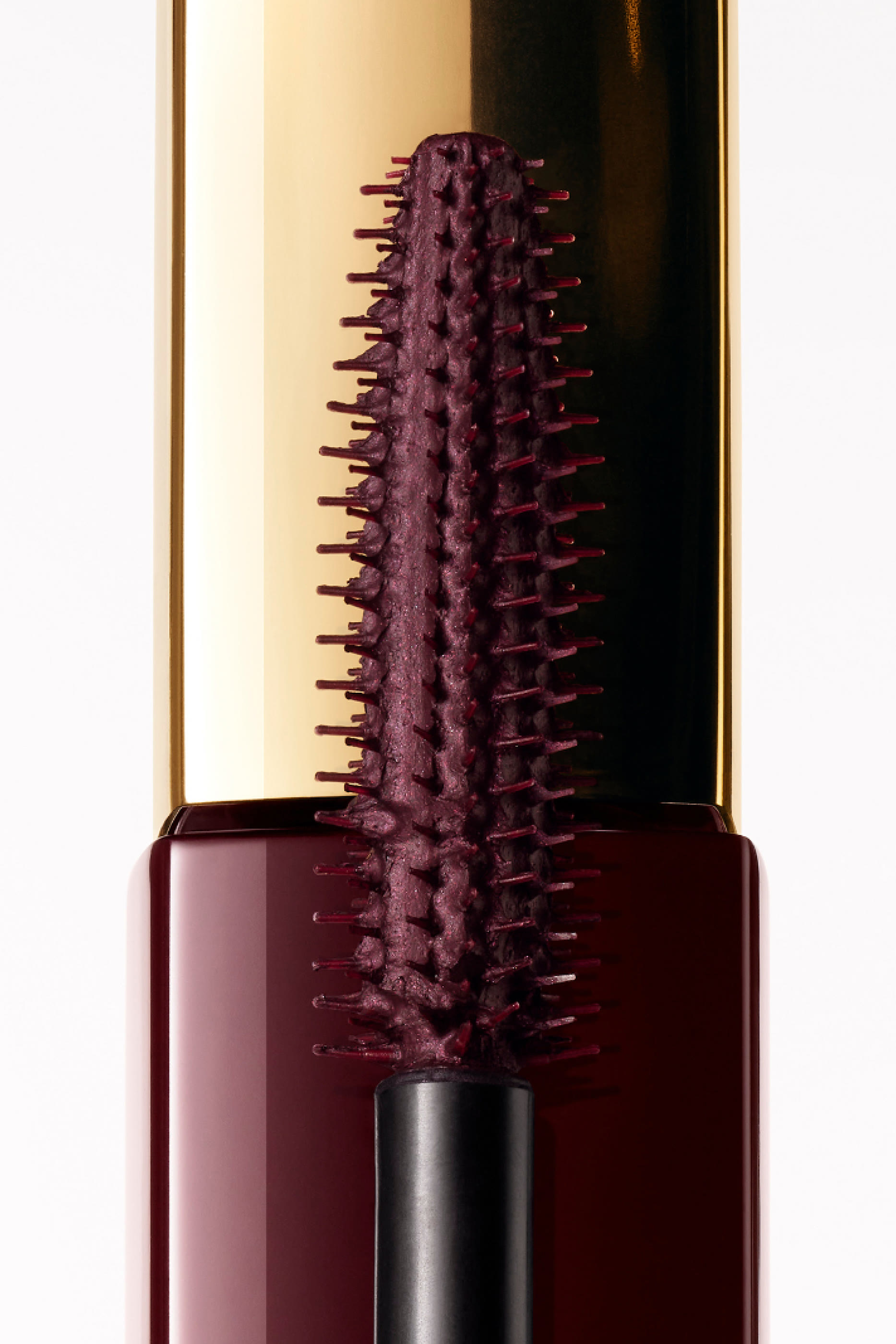 ماسكارا Noir Allure الكل في واحد لرموش كثيفة، طويلة، محددة ومقوسة