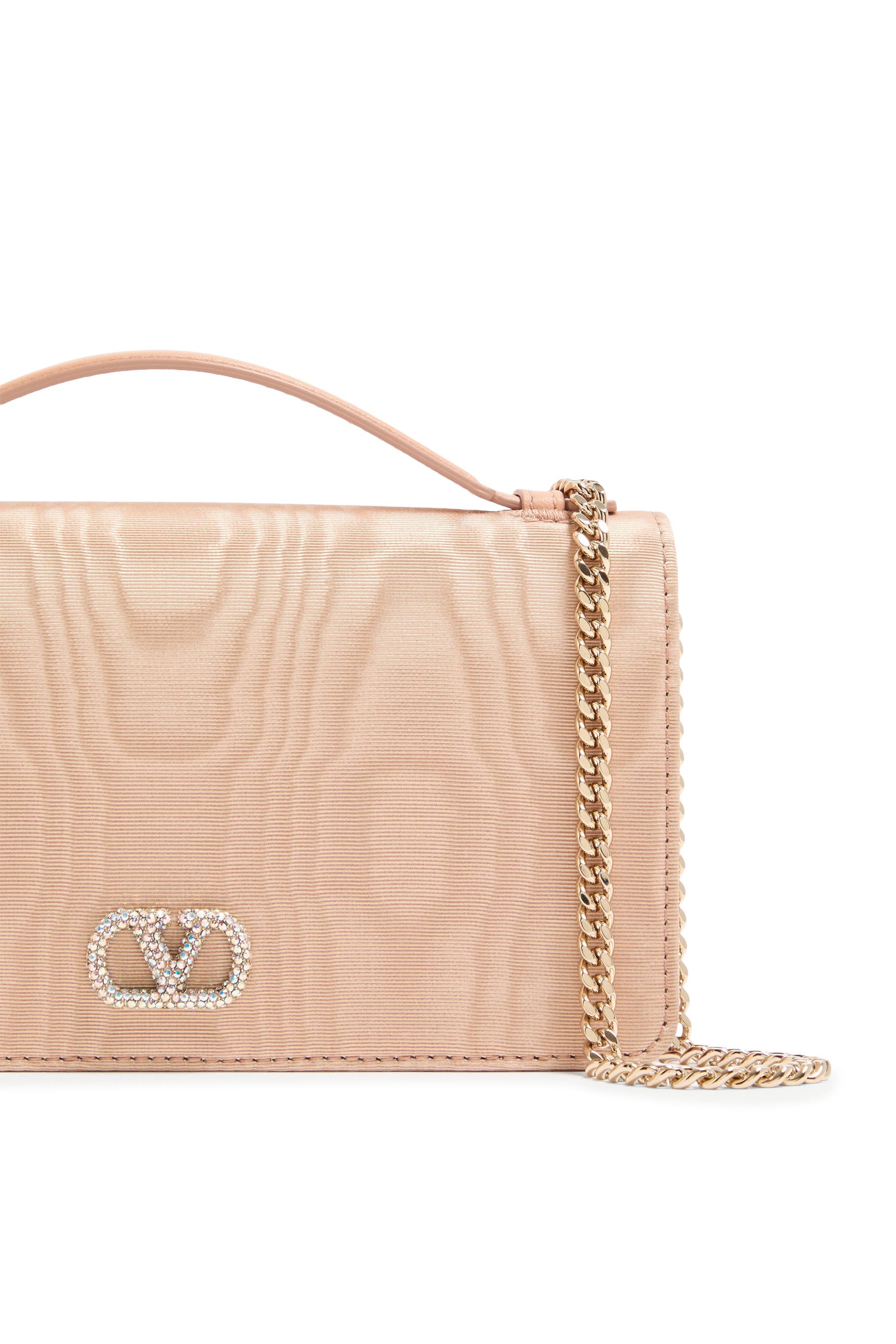 محفظة بحلية شعار الماركة وحمالة سلسلة