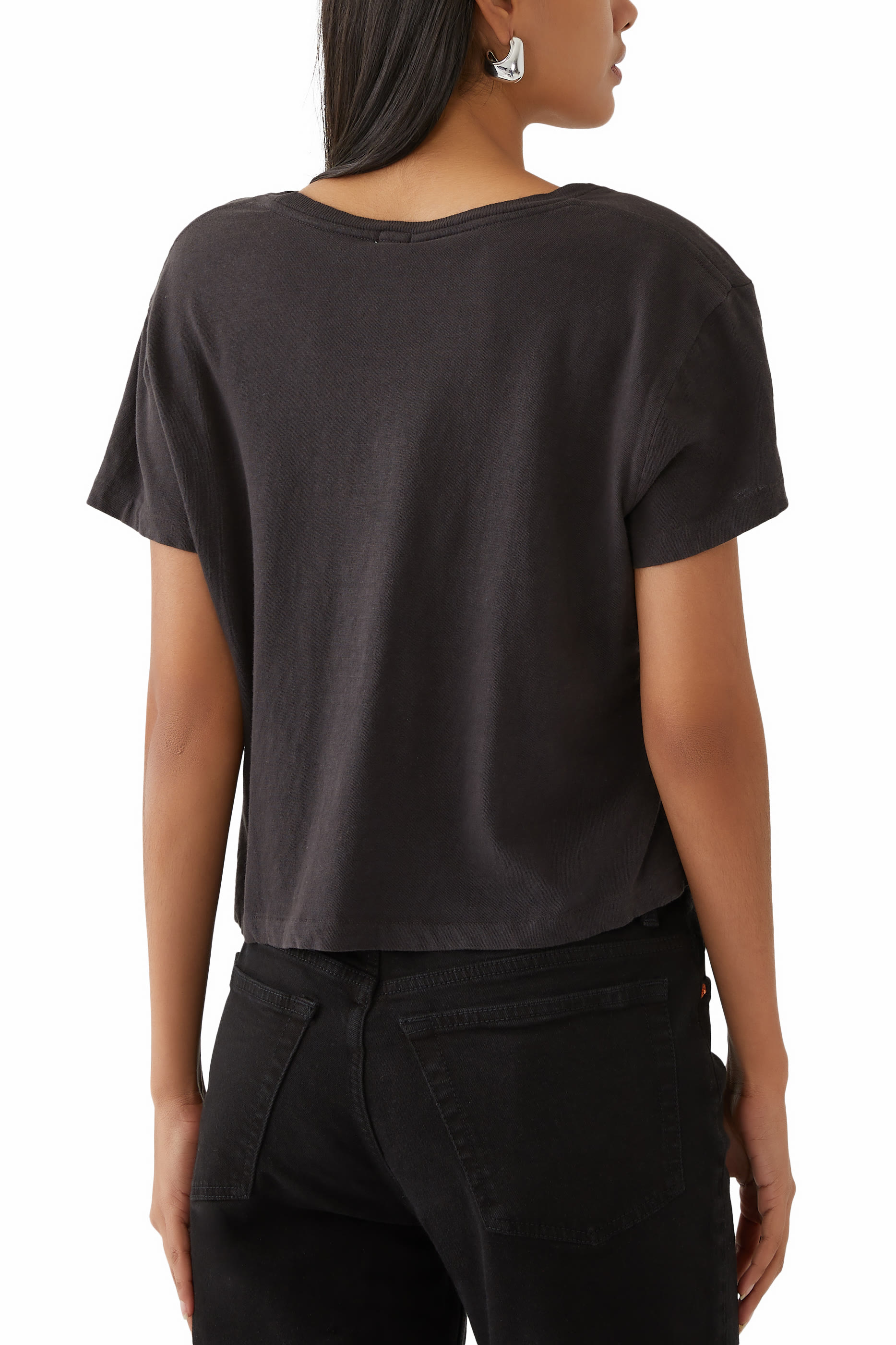 تيشيرت هانز فيفتيز بقصة مربعة