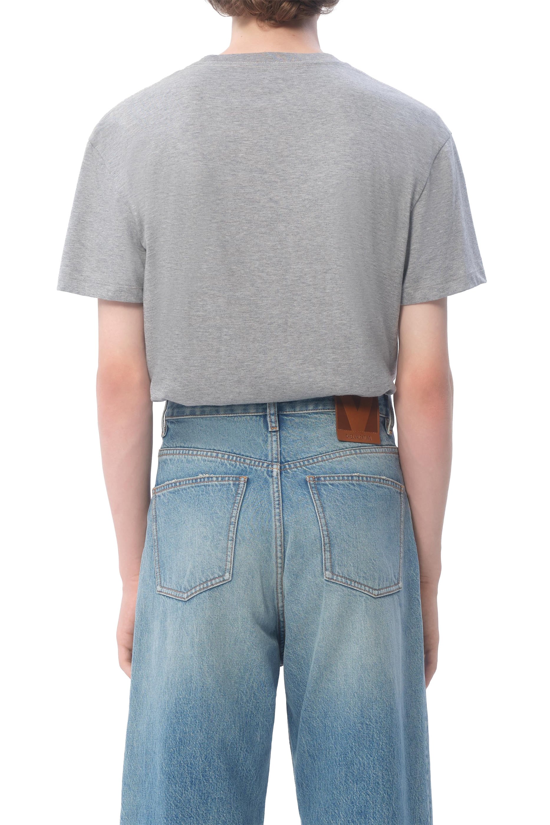 تيشيرت برقعة بشعار الماركة