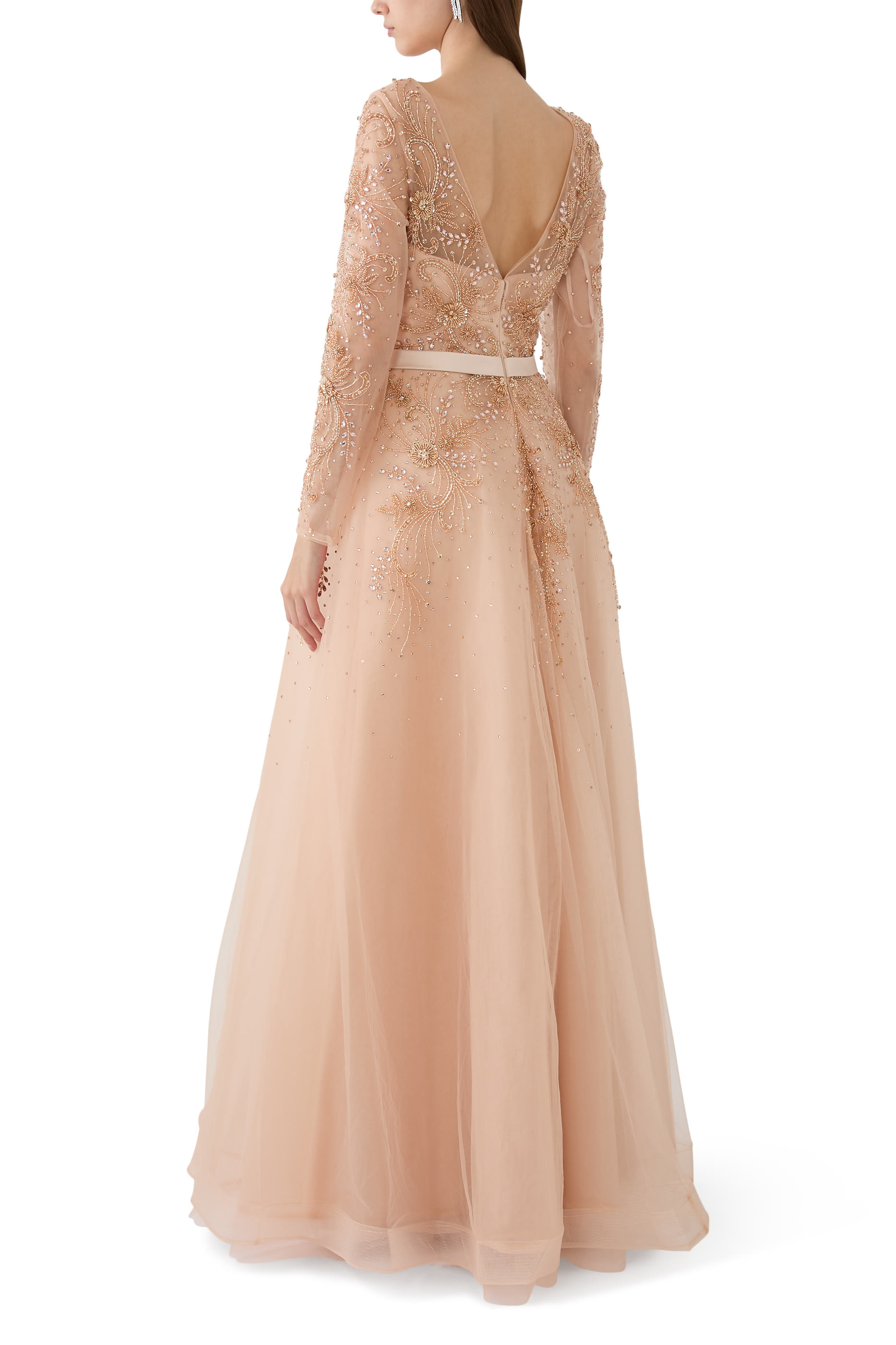 فستان سهرة بأكمام طويلة تول