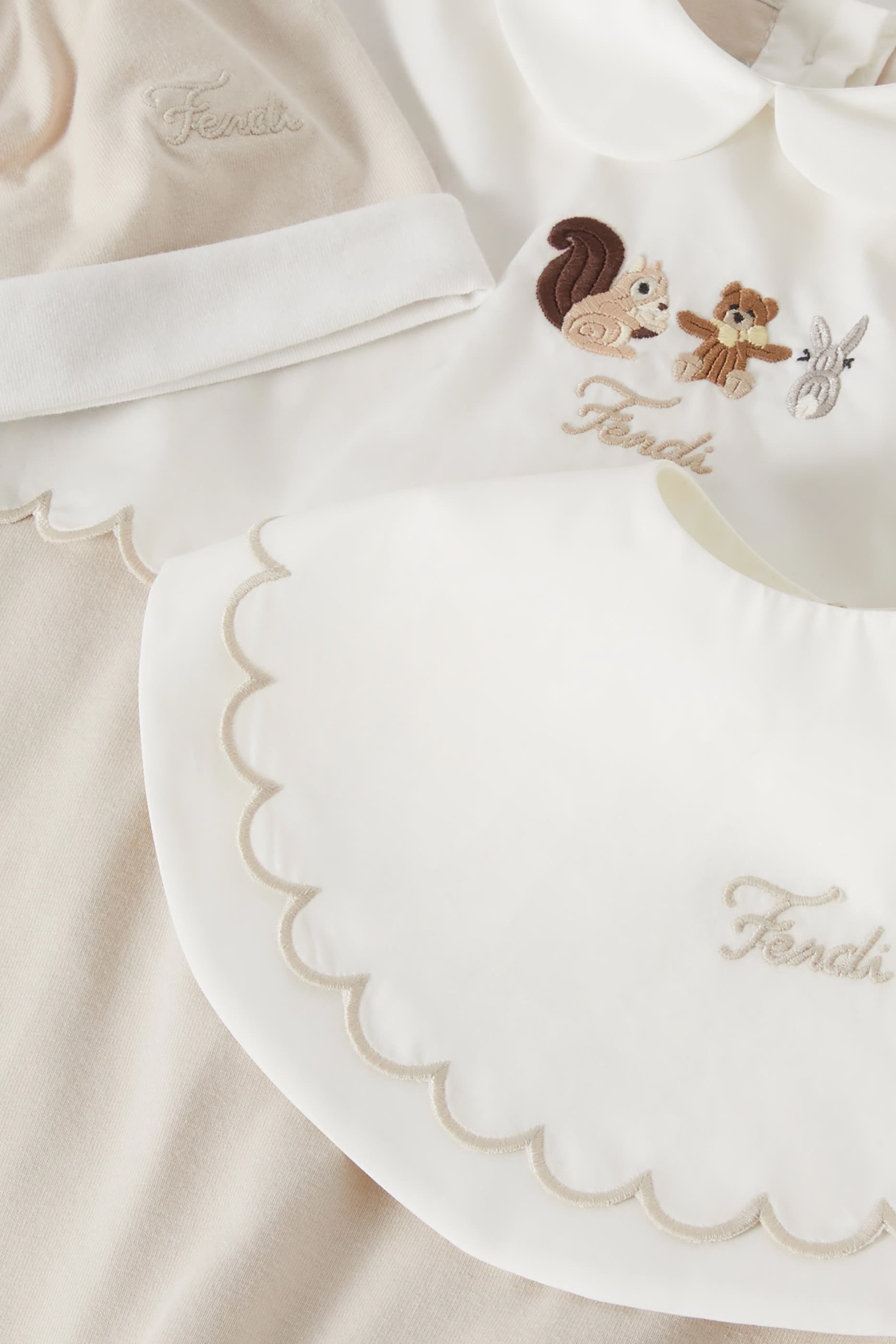  طقم بودي سوت، مريلة، وقبعة قطن للأطفال