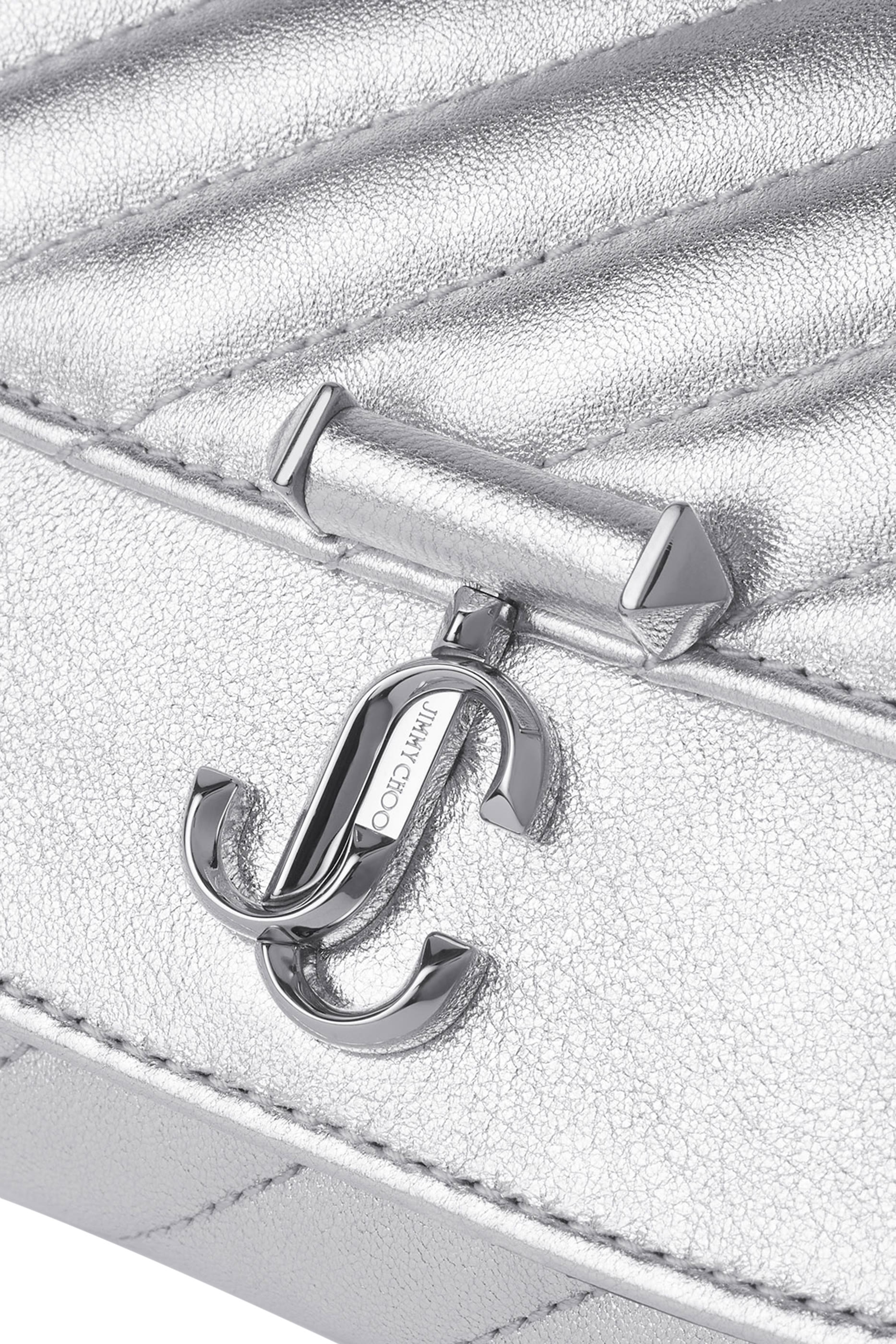 محفظة بحافة مقوسة وحمالة سلسلة