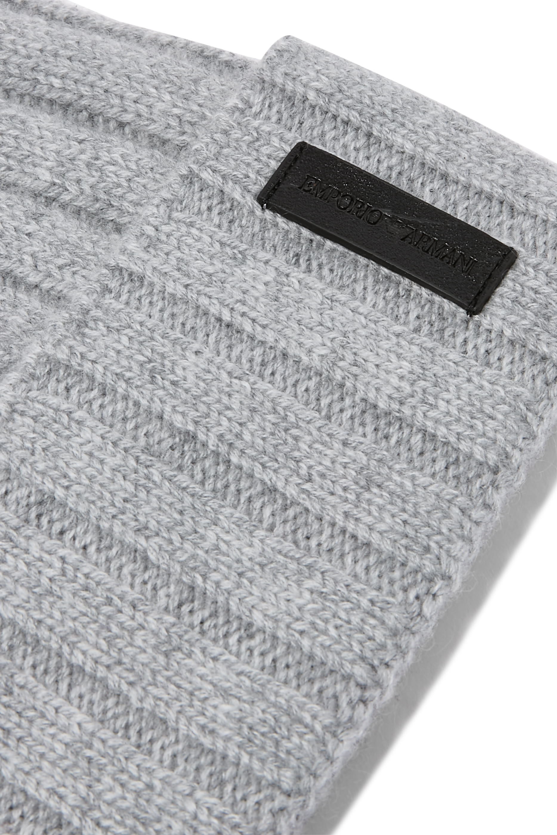 قبعة بيني بشعار الماركة قماش مضلع