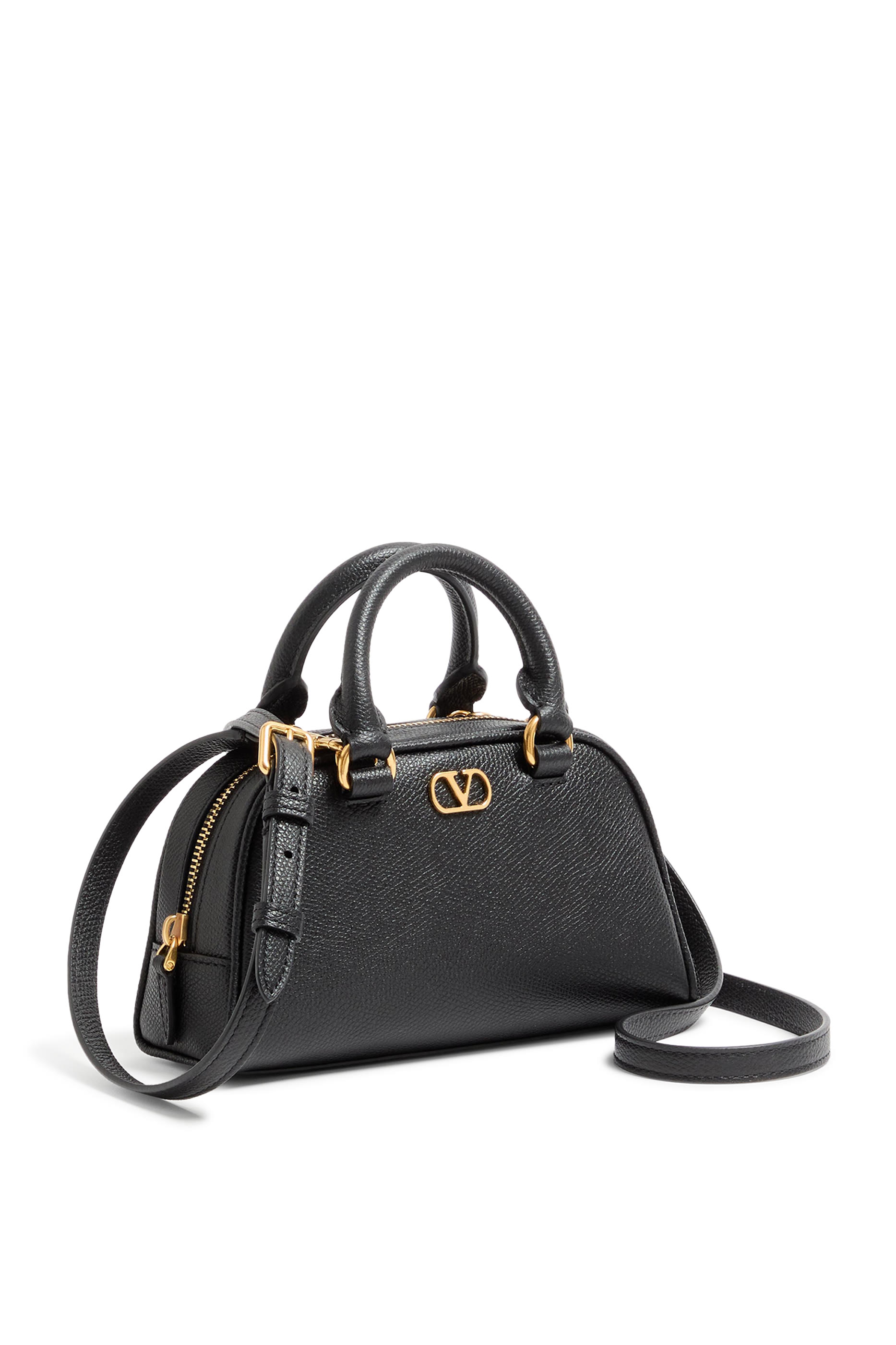 حقيبة صغيرة بحلية شعار الماركة