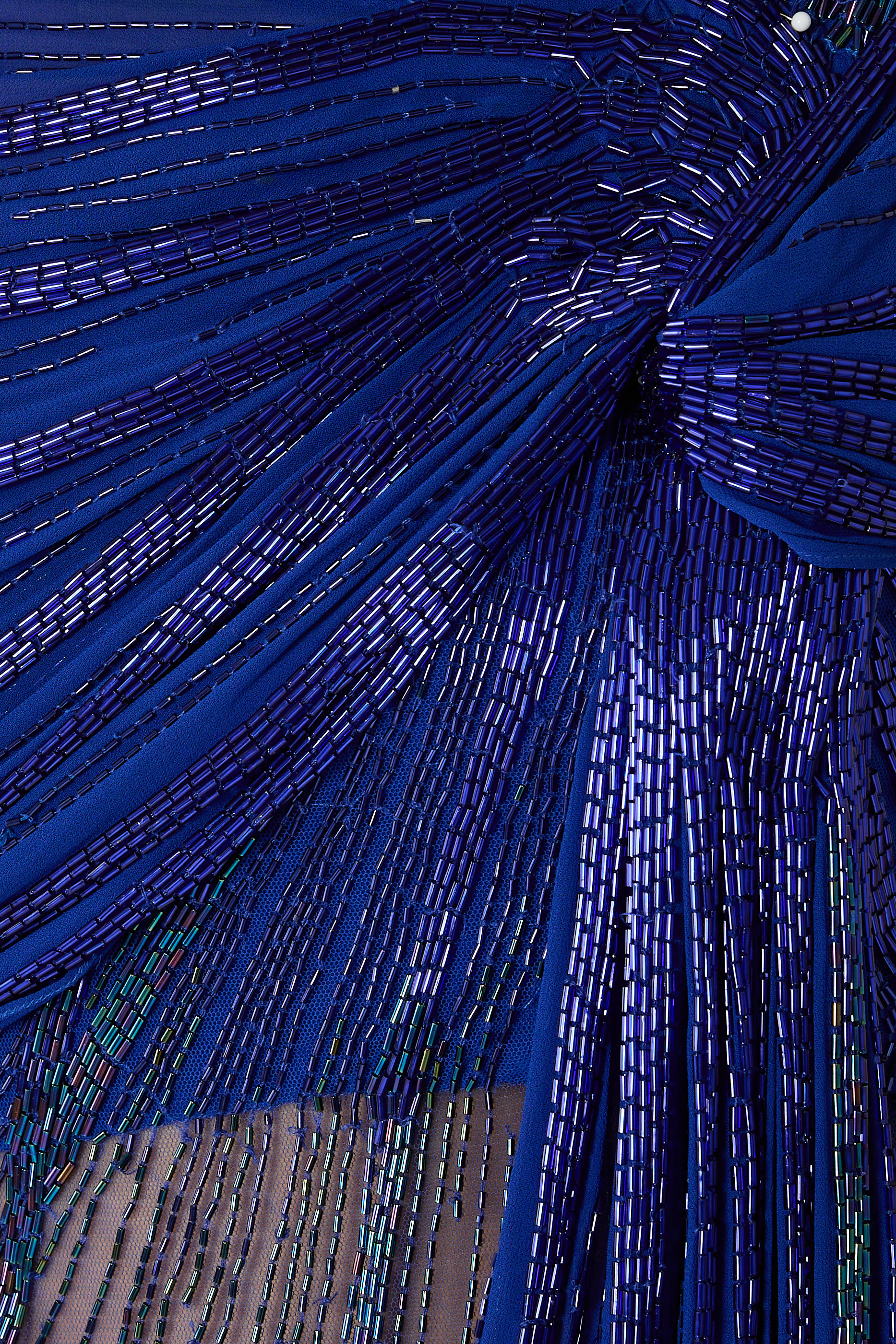 فستان سهرة ساري بتصميم منحوت