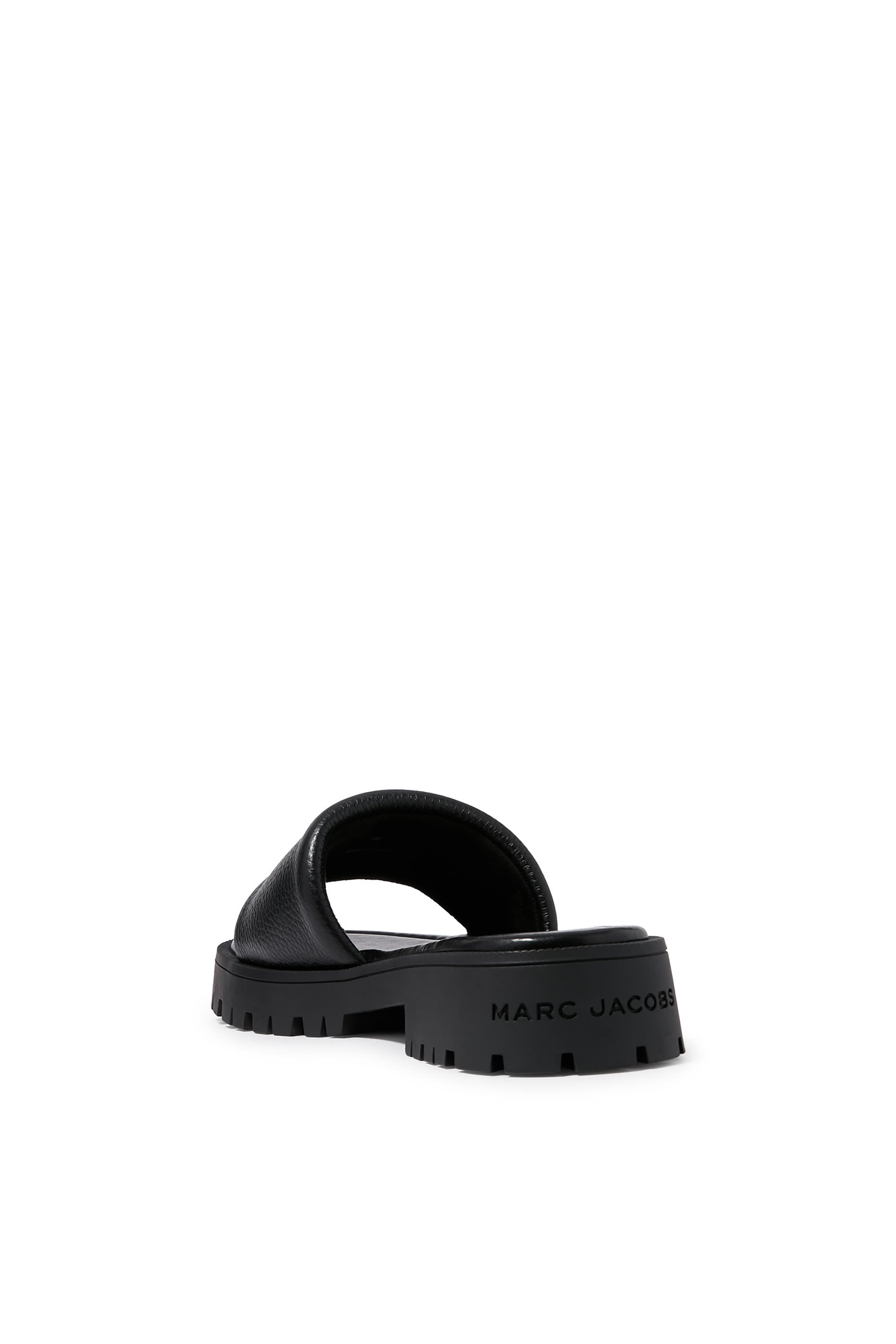 حذاء خفيف بنعل مجوف