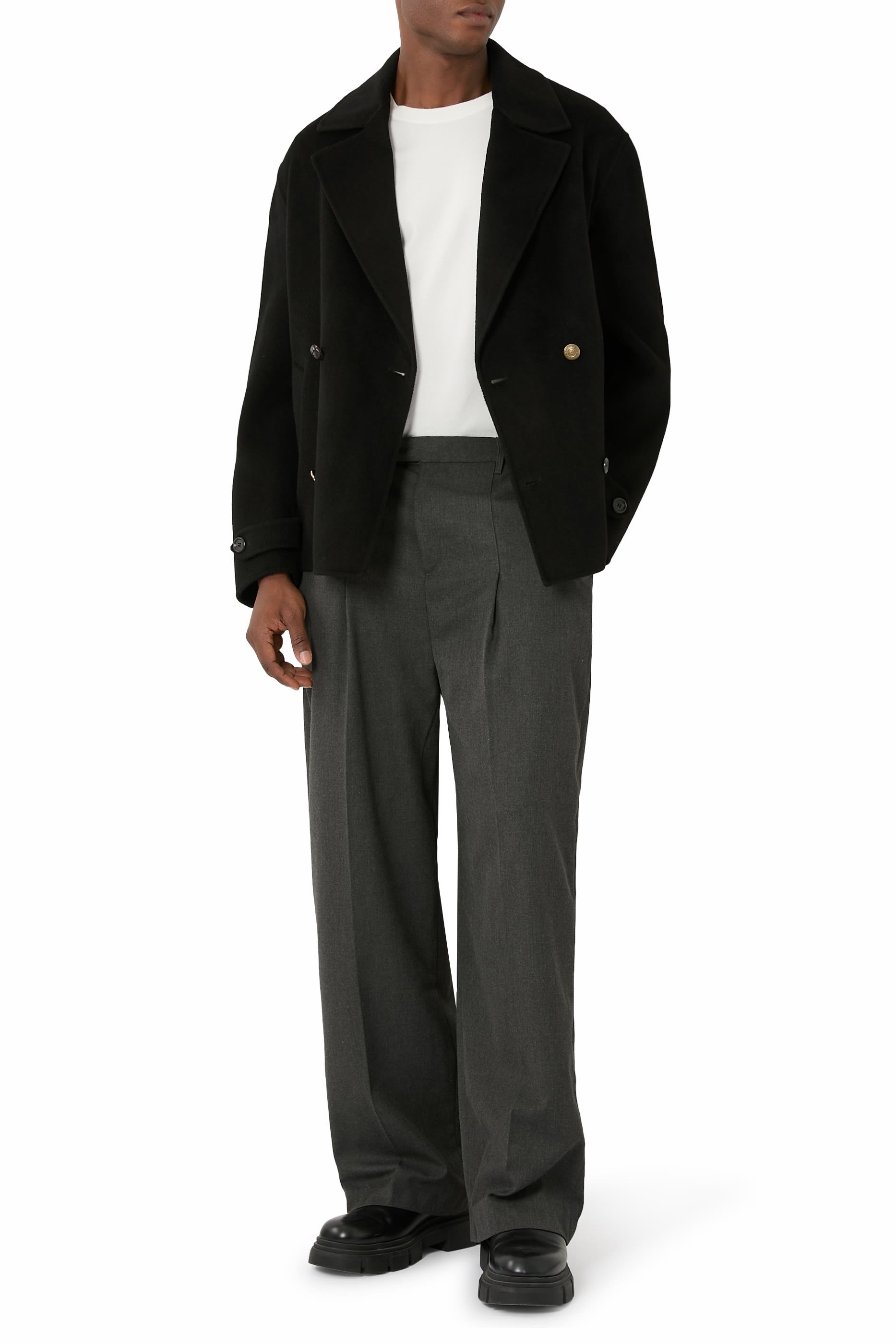 جاكيت بشعار الماركة بغصني أوراق الغار صوف