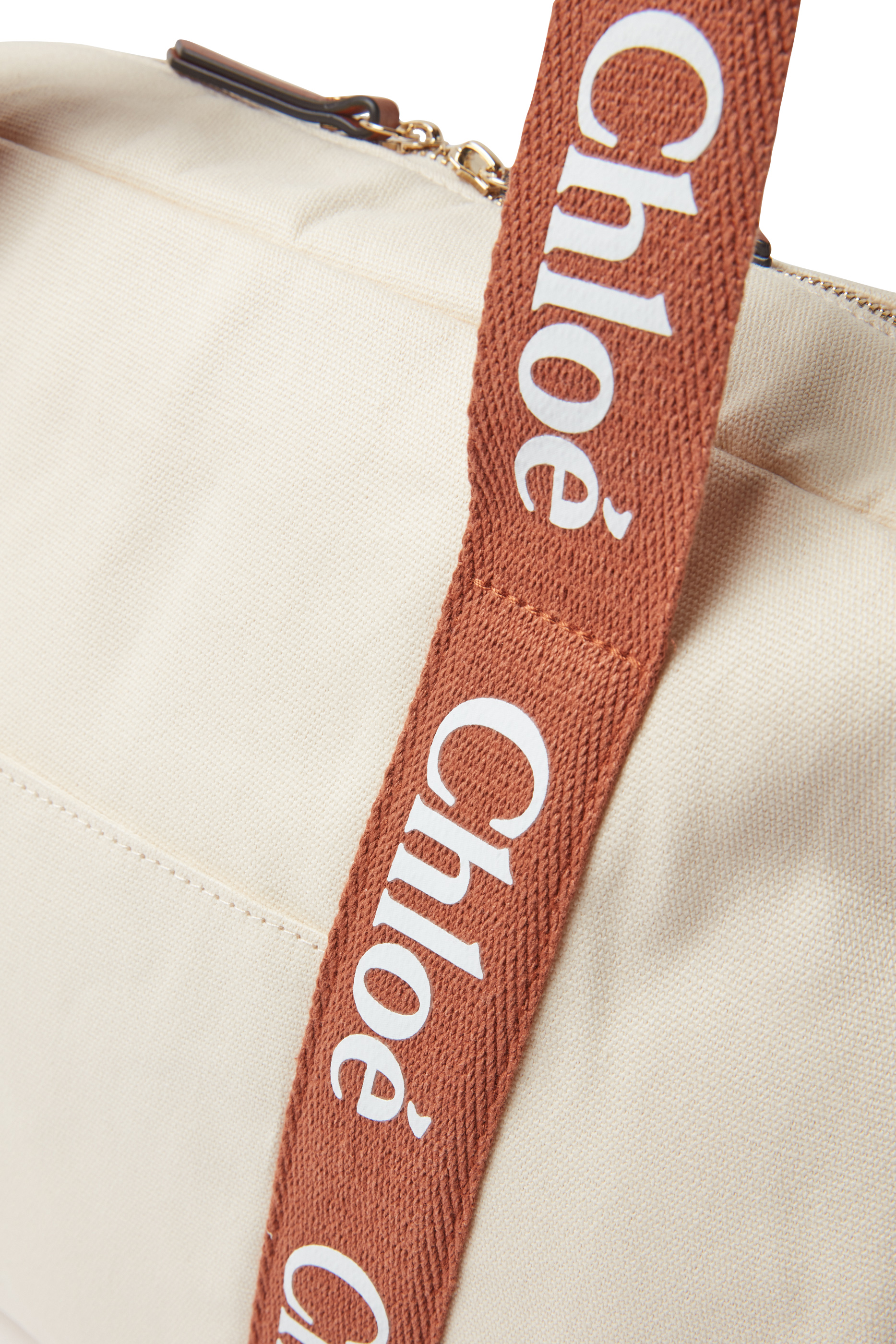 حقيبة مستلزمات أطفال بشعار الماركة