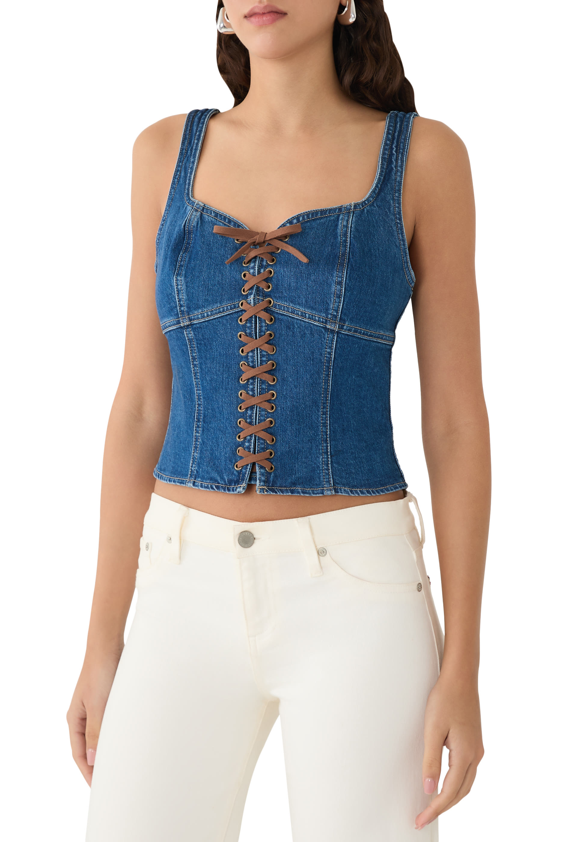 بلوزة نايلي دنيم بنمط مشد