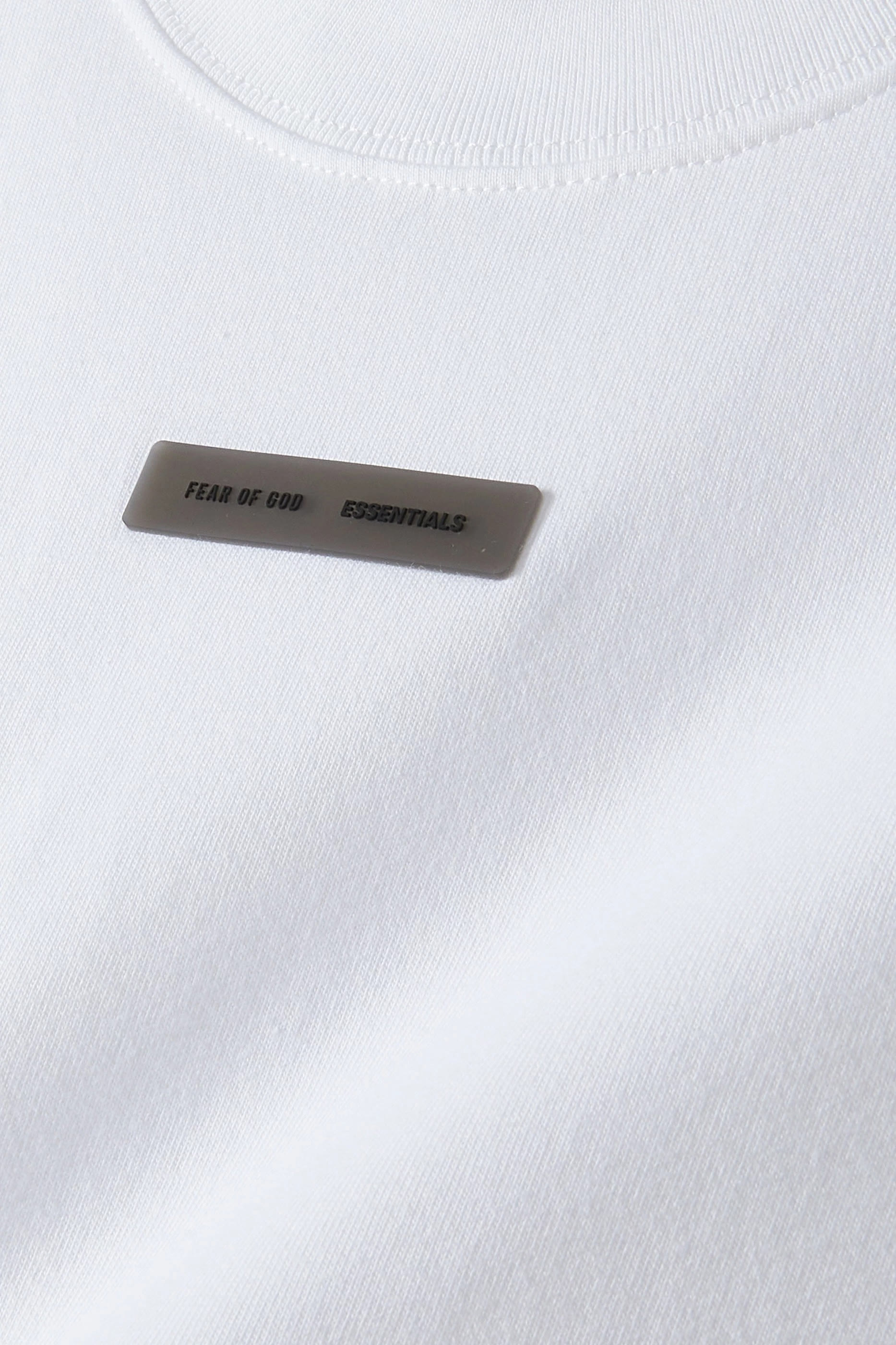 تيشيرت خفيف الوزن بشعار الماركة للأطفال