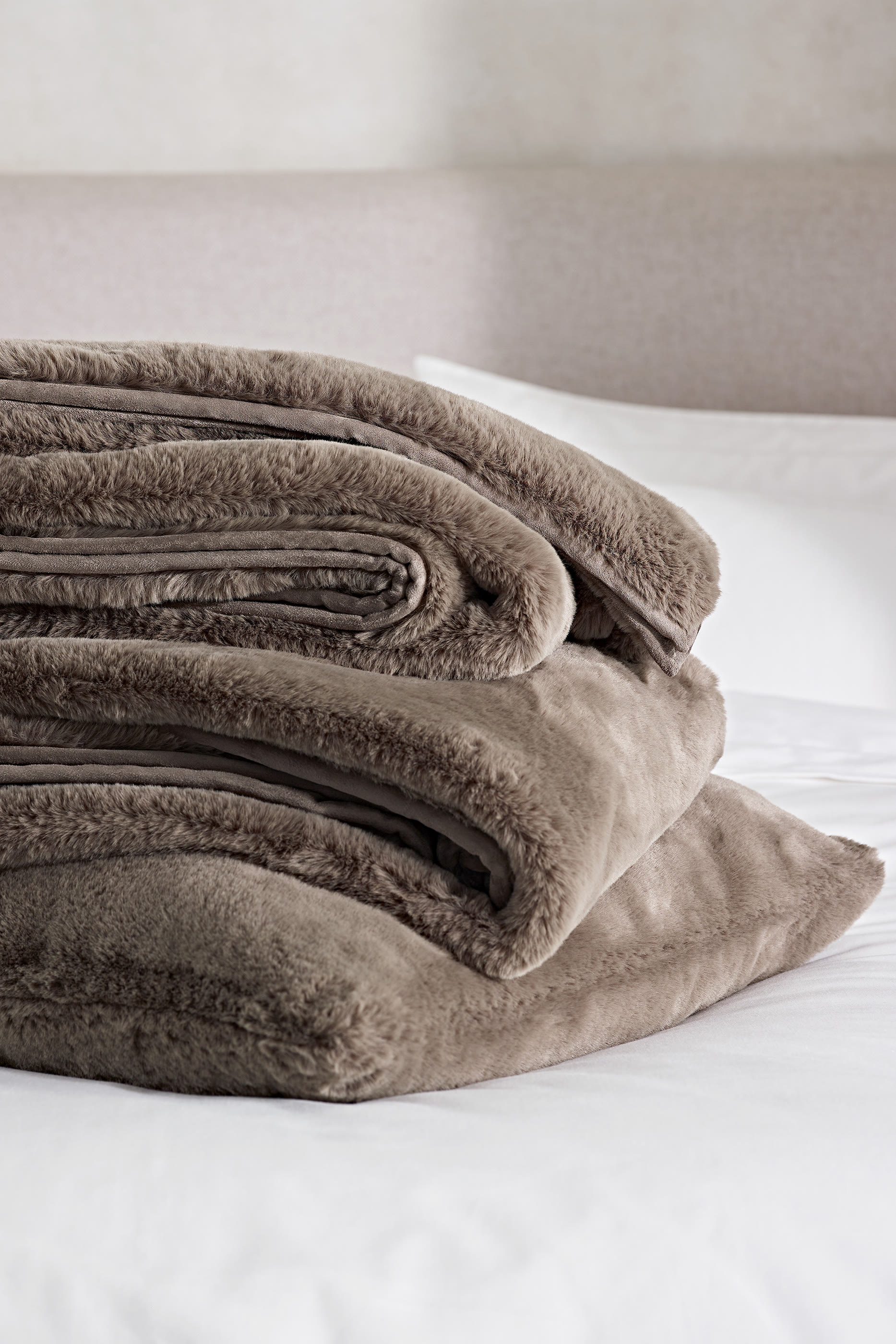 غطاء سوبر سوفت فرو صناعي