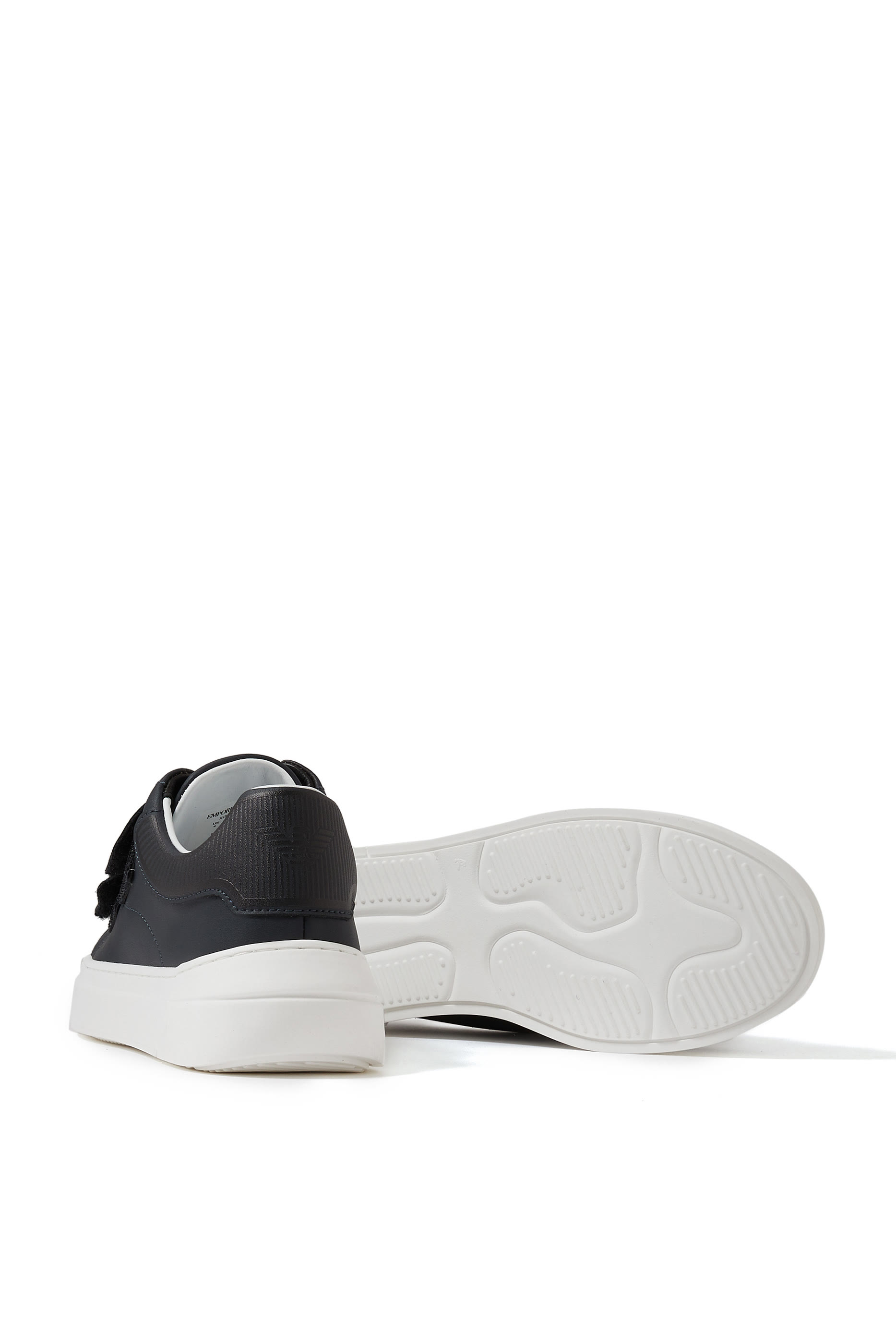 سنيكرز بشريط فيلكرو للأطفال