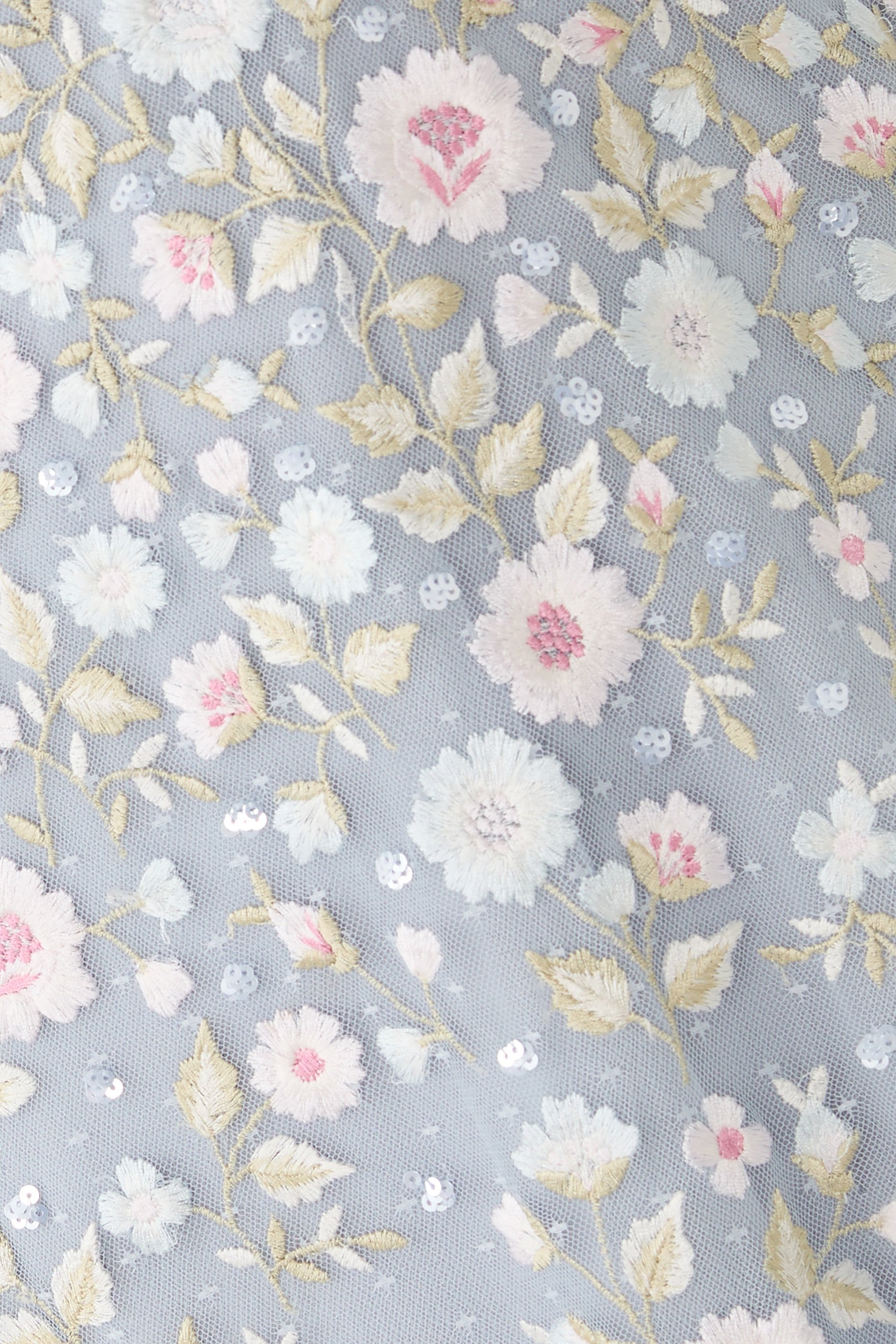 فستان ايثيريال بكشكش ومطرز بزهور وطول الكاحل