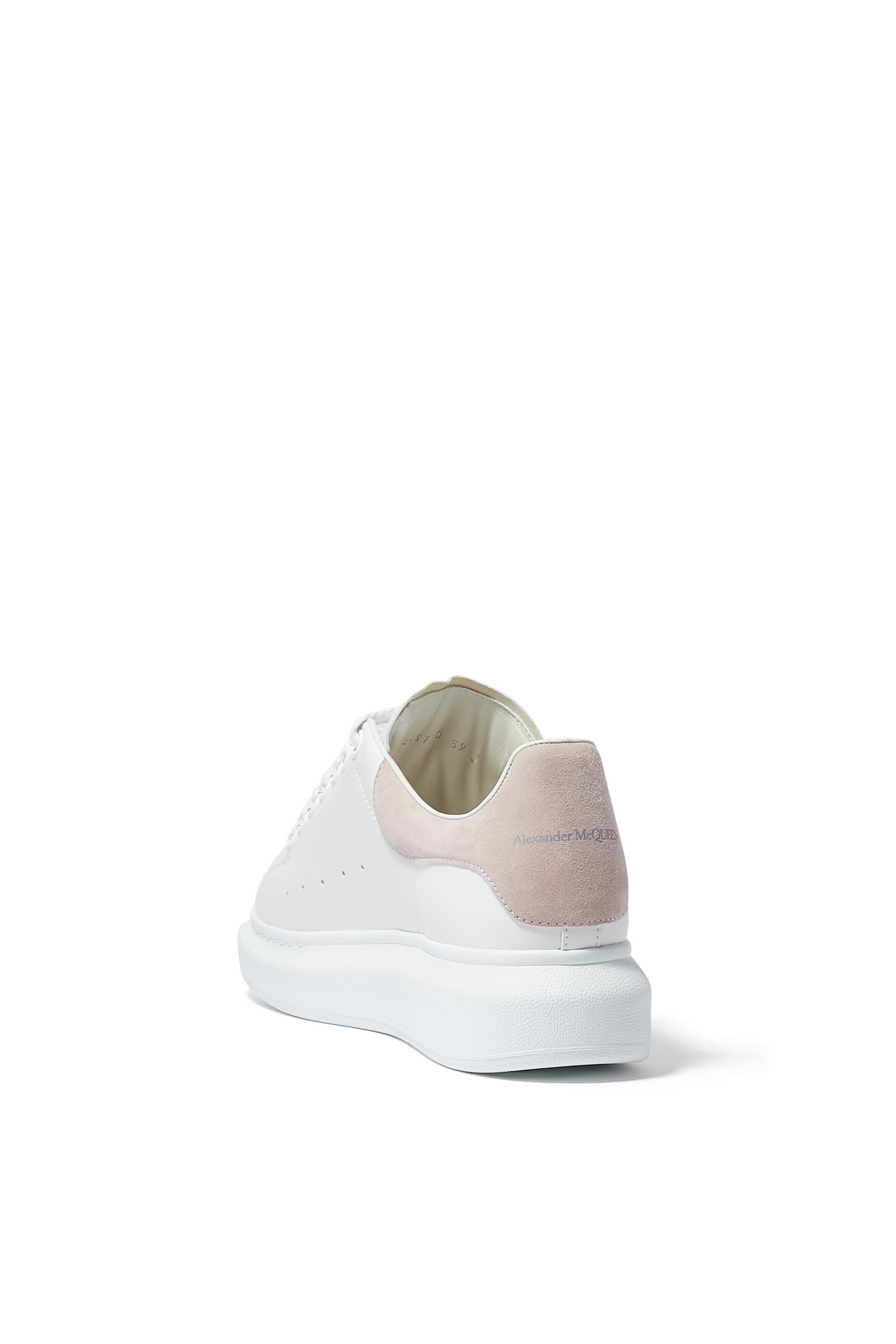 سنيكرز بنعل سميك