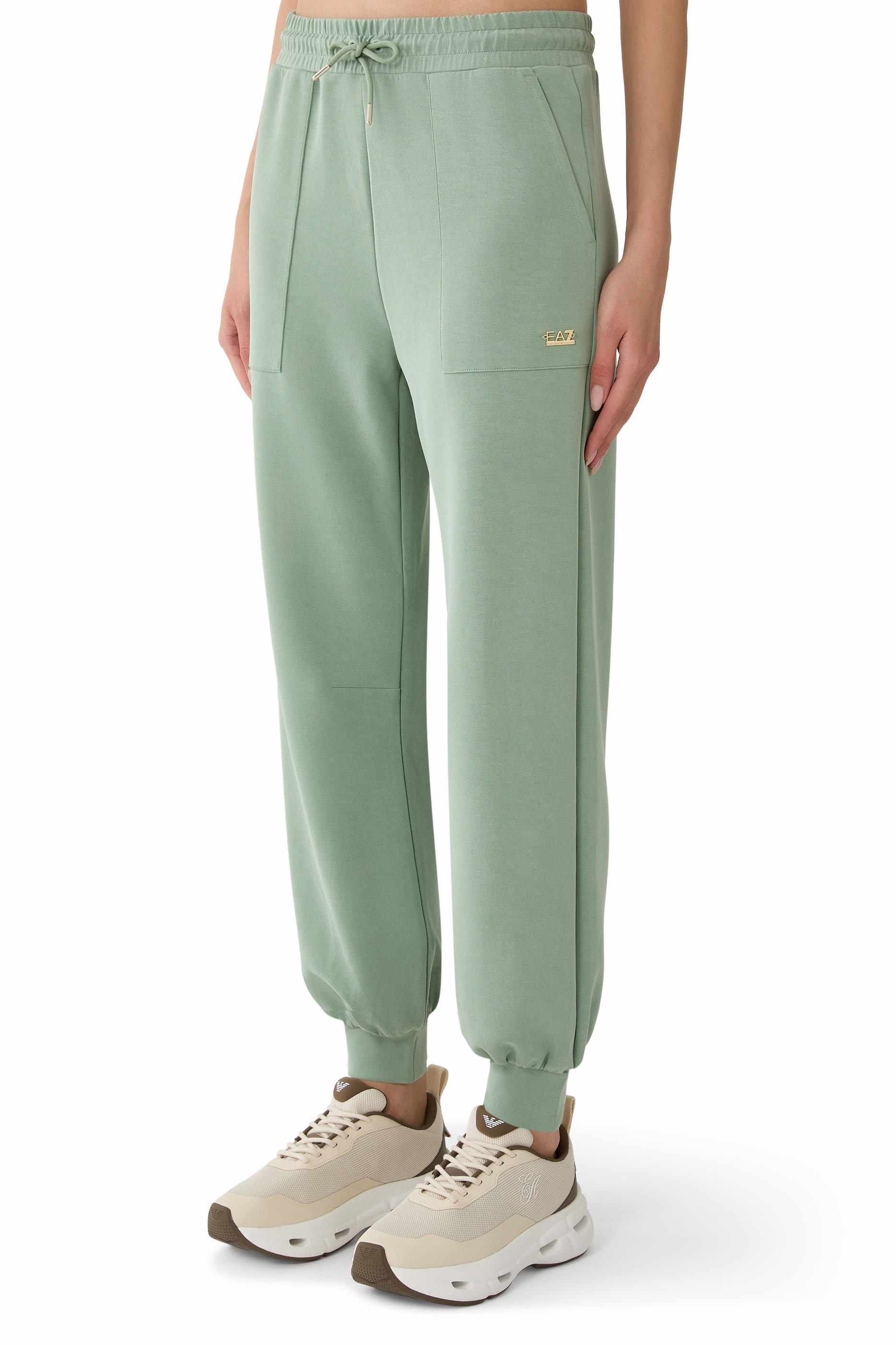 بنطال رياضي بقصة فضفاضة بشعار الماركة