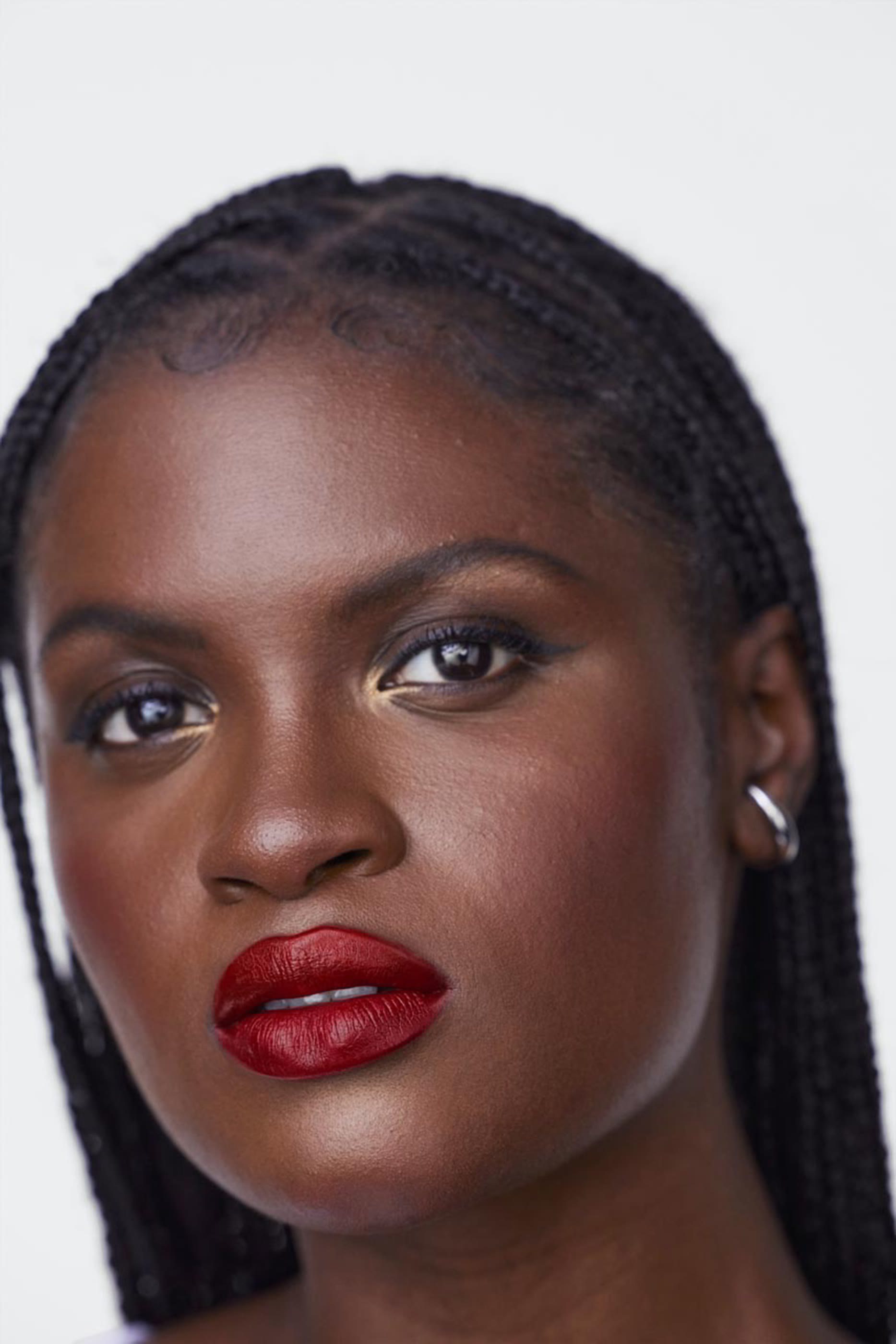 أحمر شفاه بوب يدوم طويلا