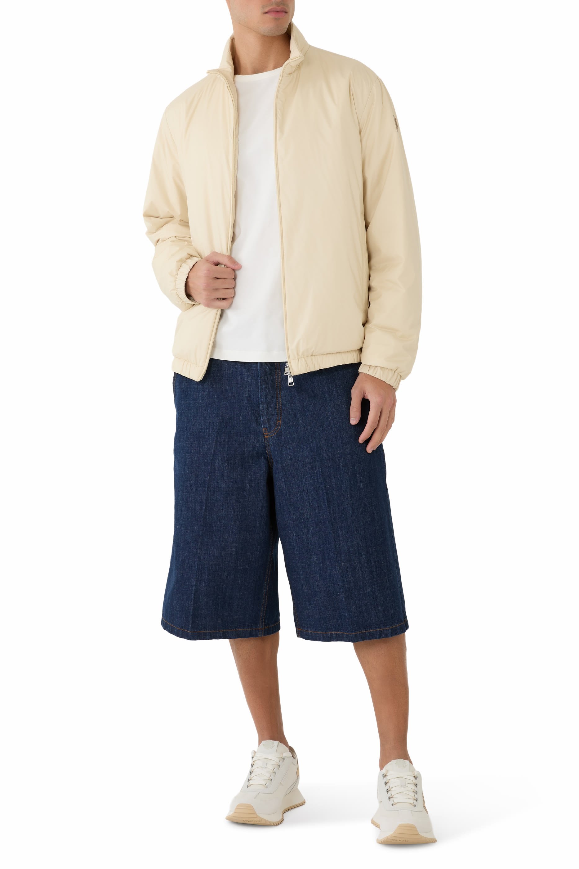 تيشيرت بشعار الماركة