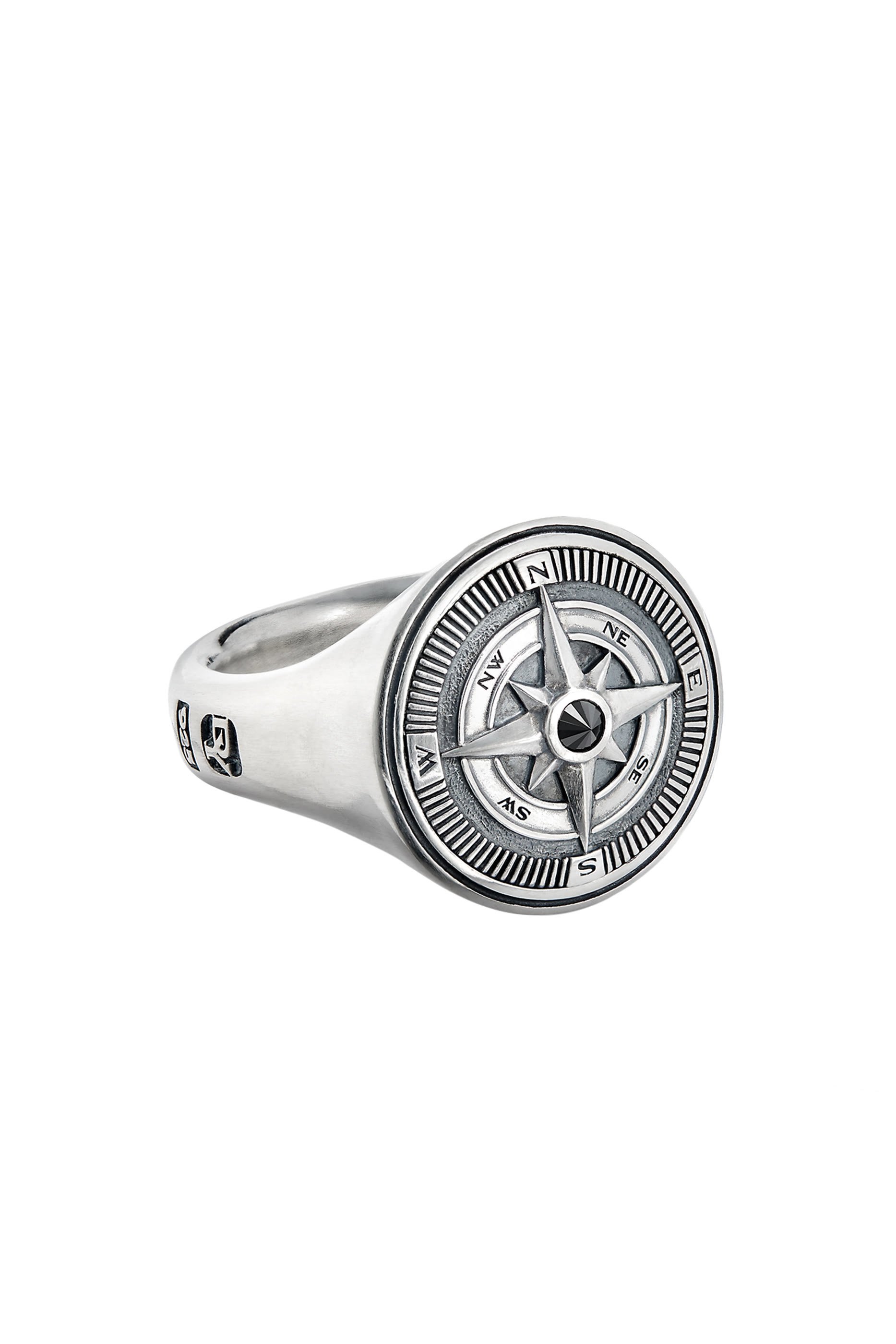 خاتم بتصميم بوصلة بحرية