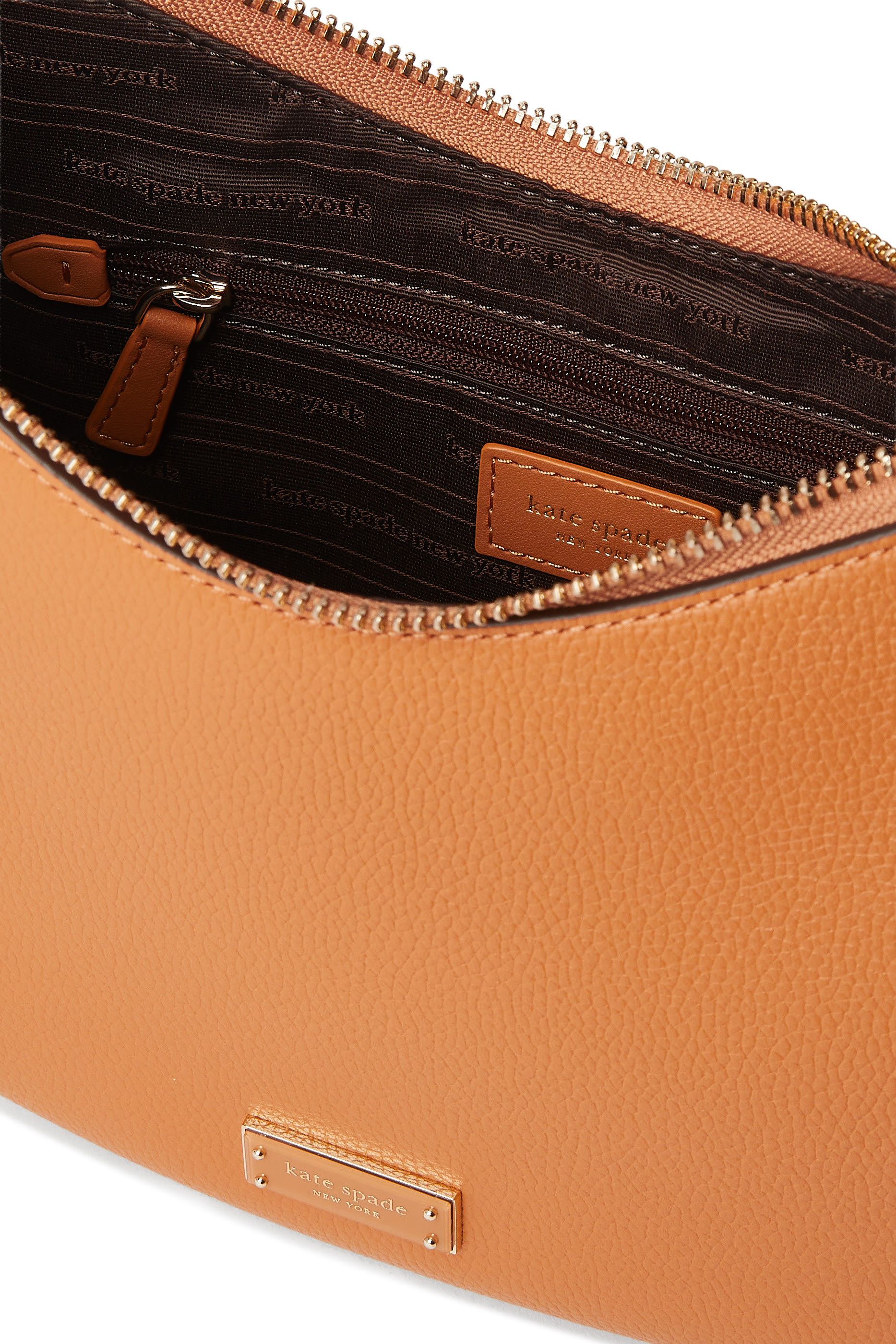 حقيبة هوبو ليف