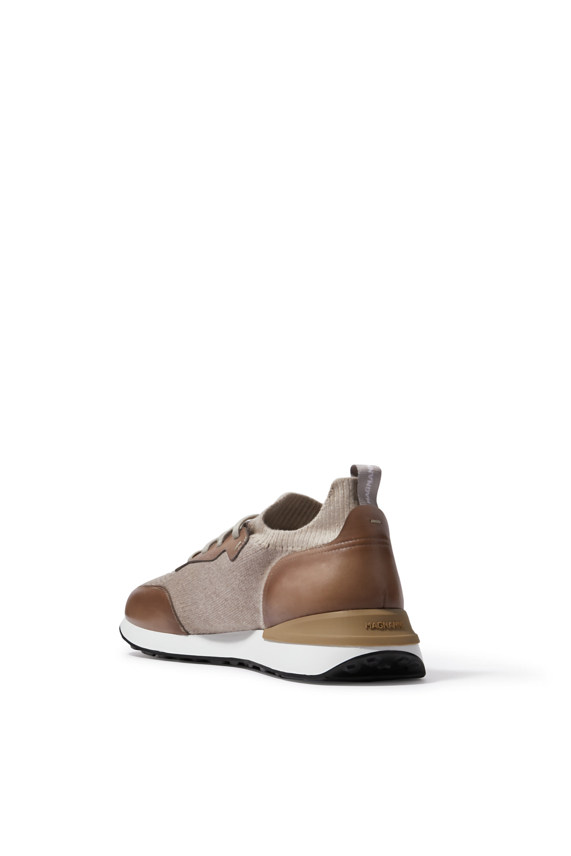 سنيكرز ستراتوس منسوج