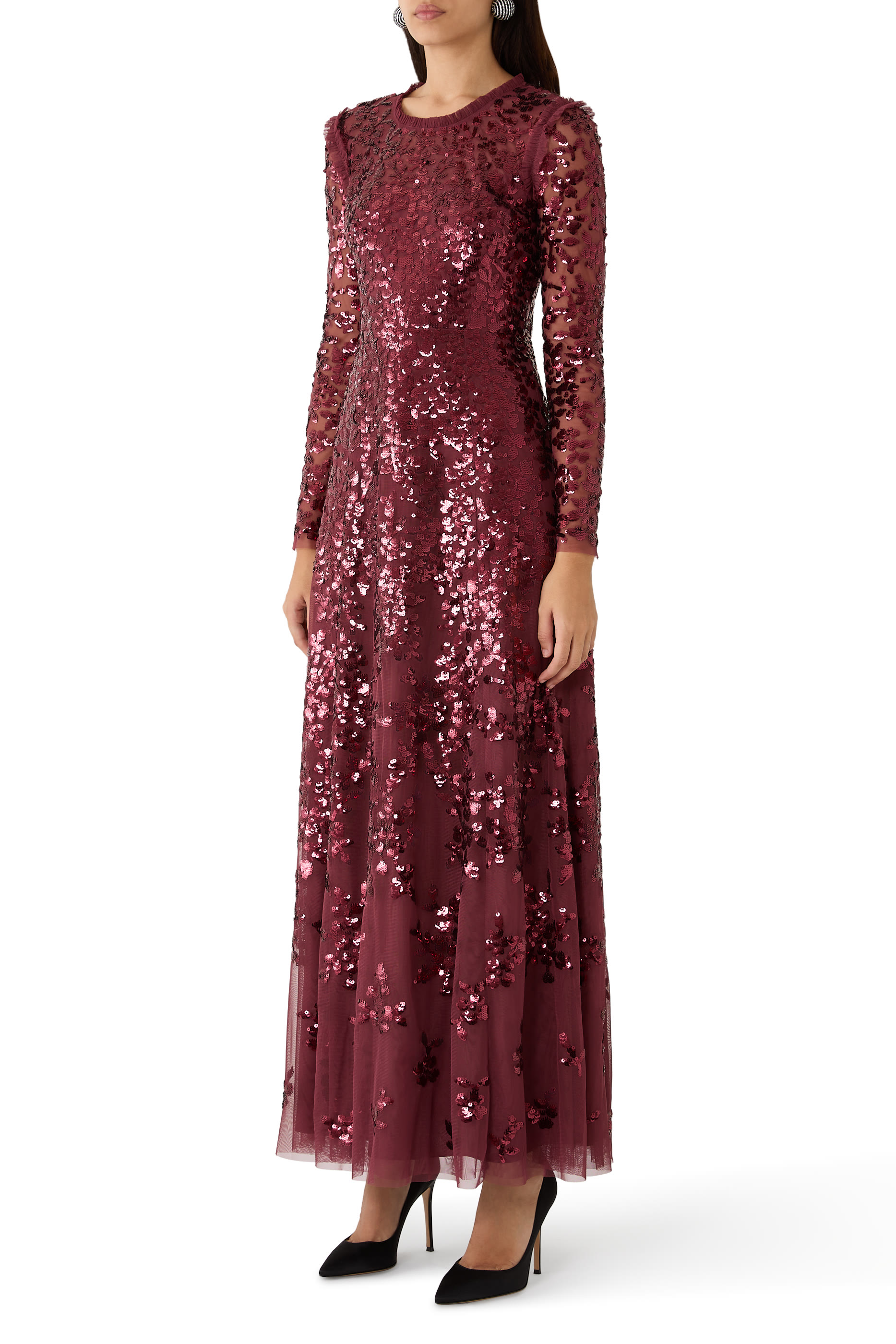 فستان سهرة روزانا بتطريزات شبكية وياقة مستديرة 