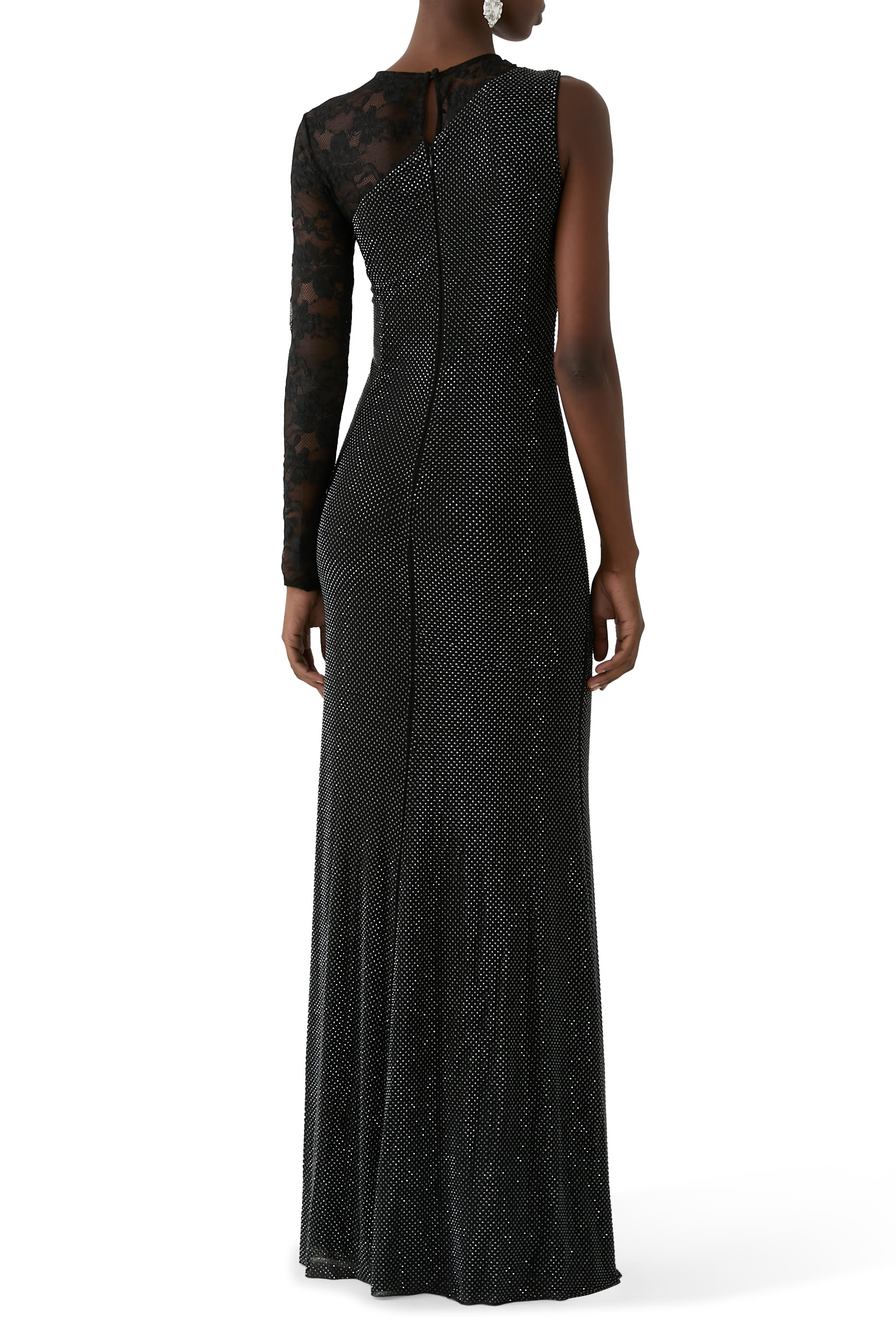 فستان طويل بكم دانتيل وأحجار الراين