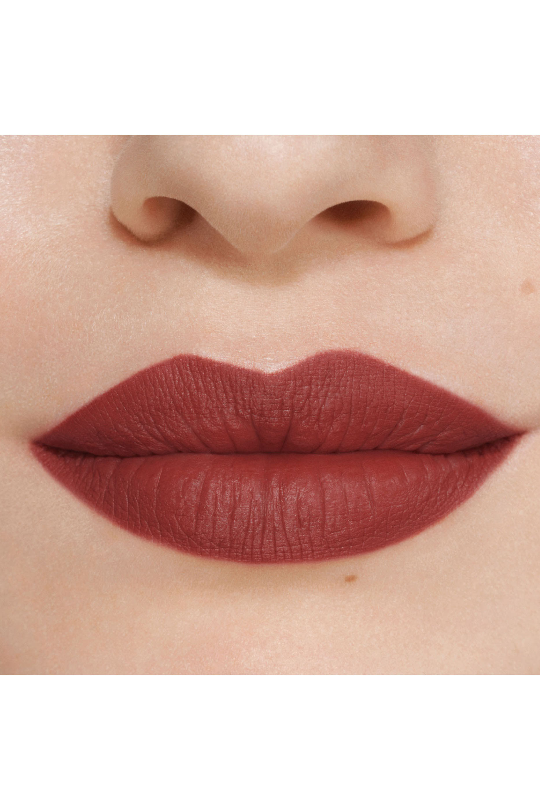 أحمر شفاه سبايك ستيك لامع